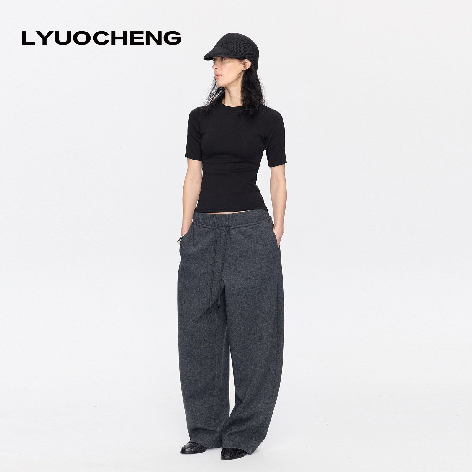 LYUOCHENG_Minimalist_Crew_Neck_Mid_Sleeve_Stretch_Women&