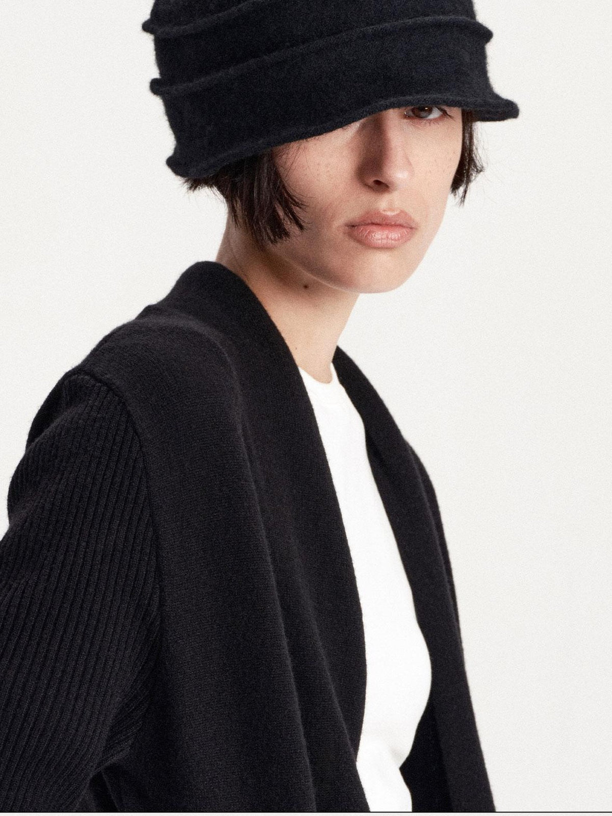 LYUOCHENG Pleated Round Crown Solid Color Wool Blend Warm Women&