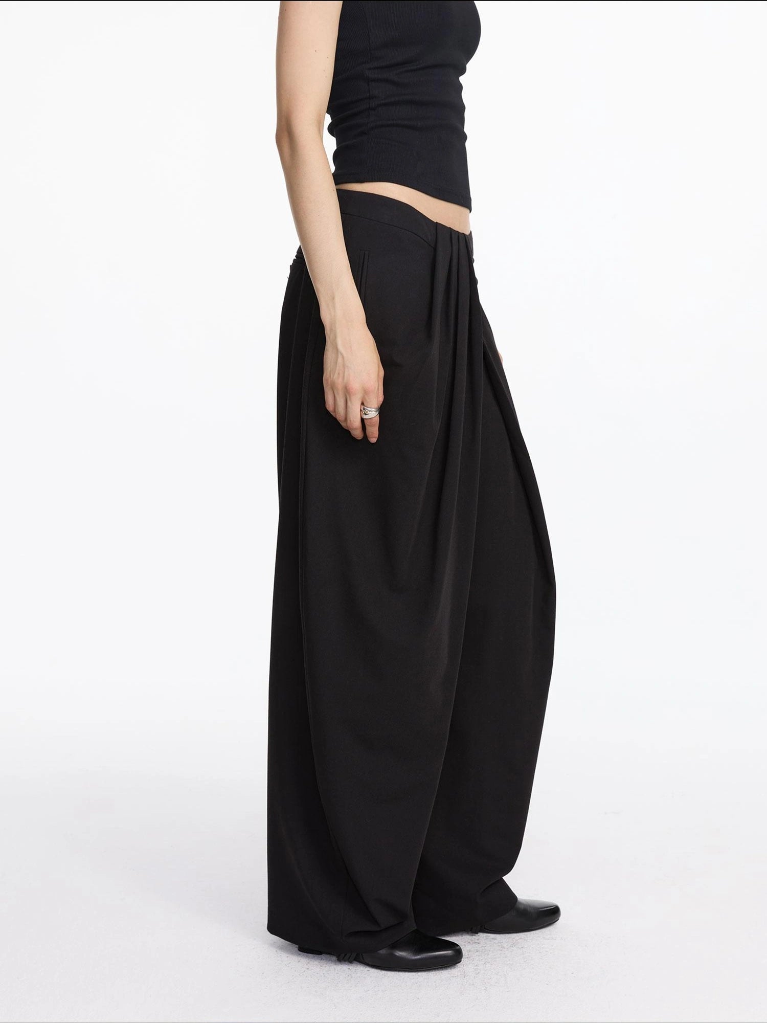 LYUOCHENG Pleated Wide Leg Trousers With Asymmetric Waist