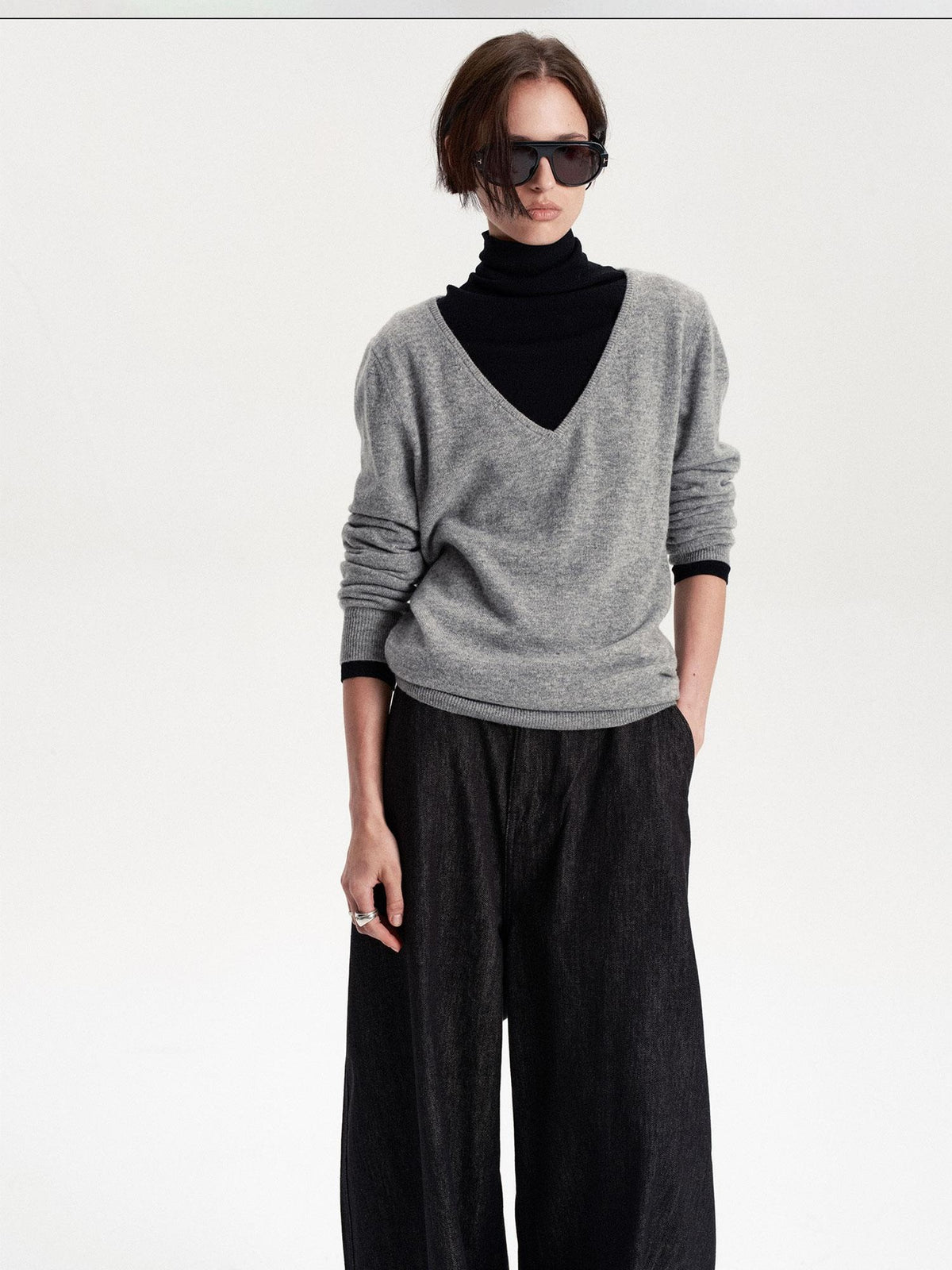 LYUOCHENG Soft Knit Solid V-neck Women&