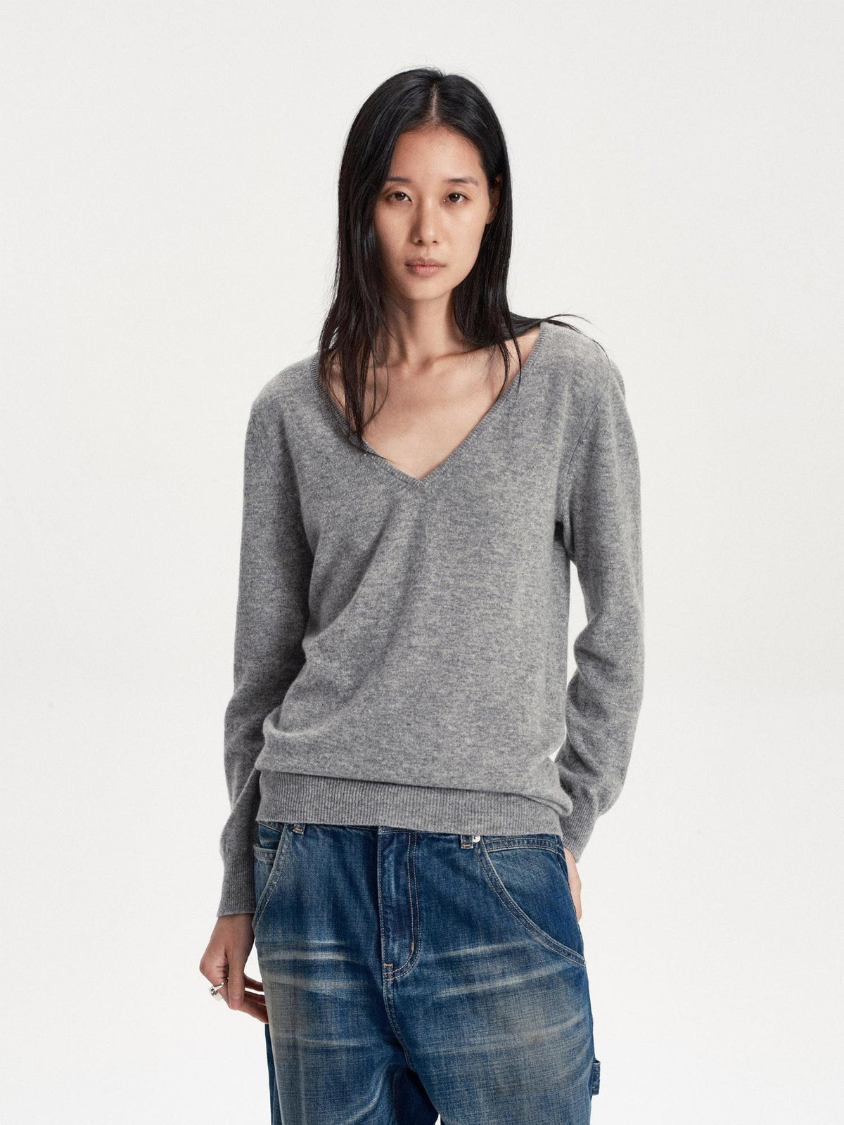 LYUOCHENG Soft Knit Solid V-neck Women&