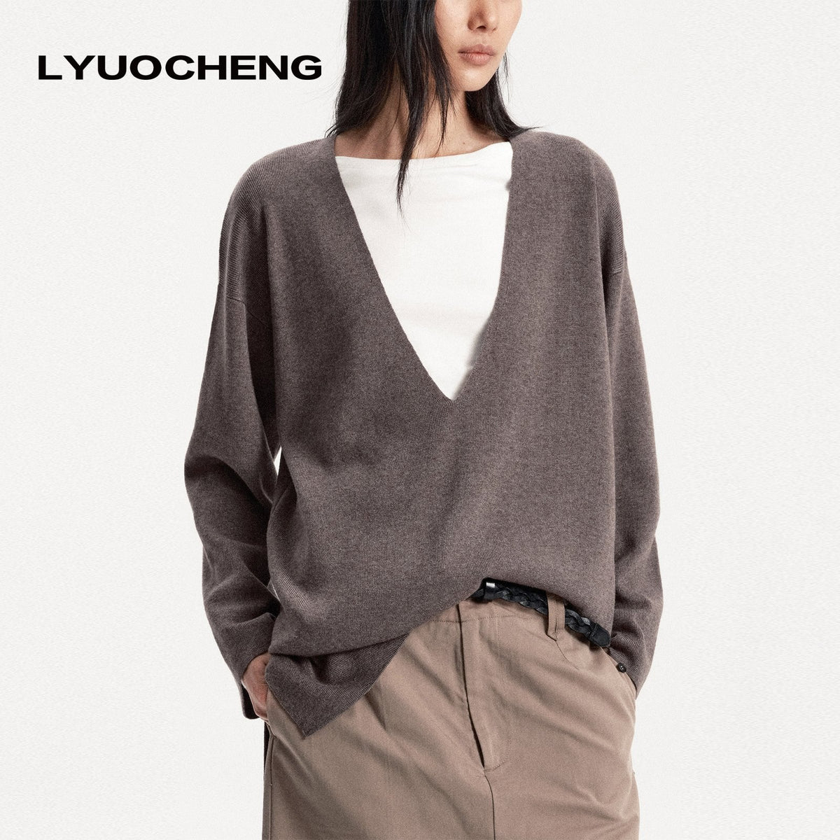 LYUOCHENG_Solid_Minimalist_Deep_V-neck_Pullover_Wool_Blend_Women&