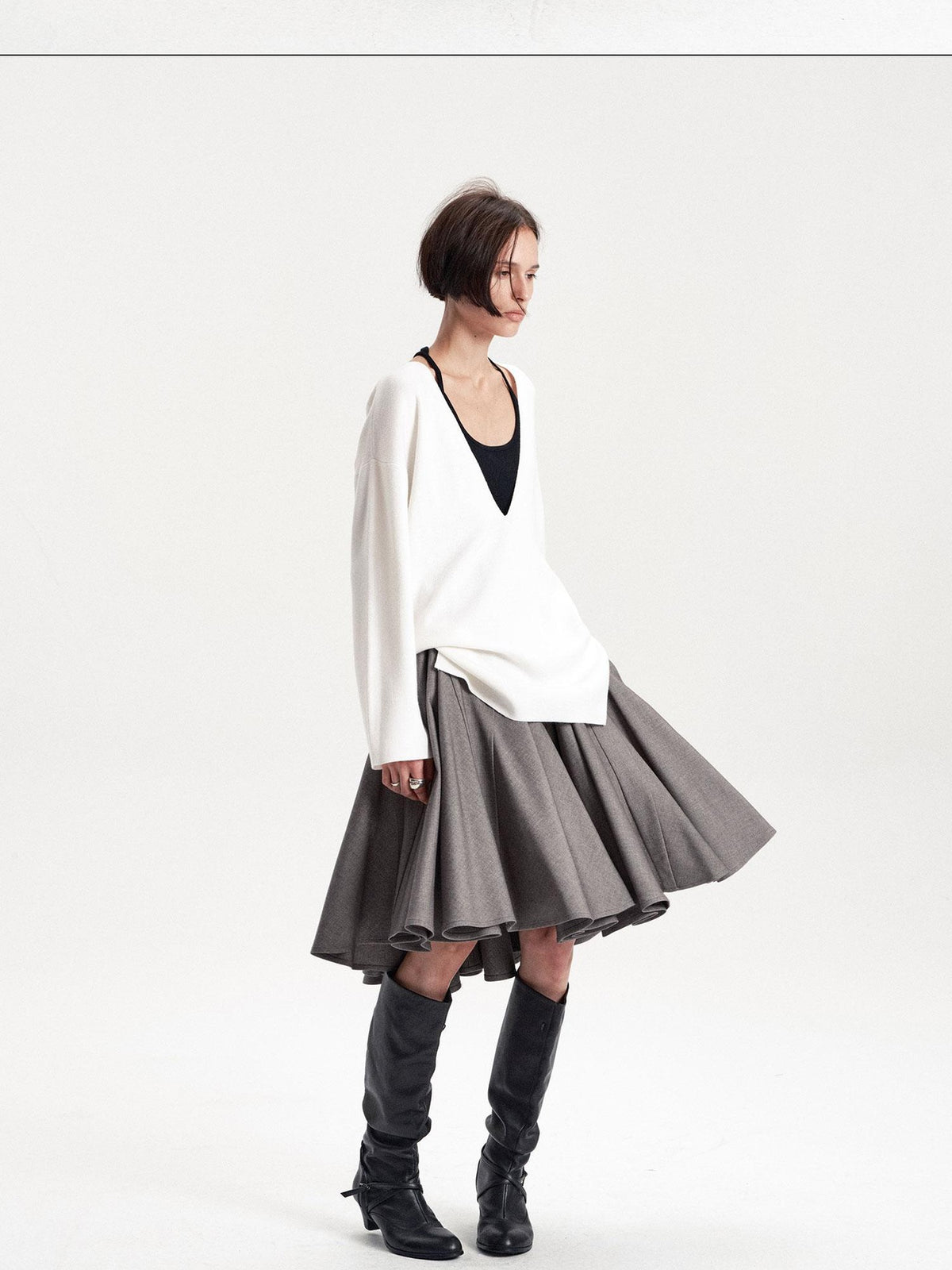 LYUOCHENG Solid Minimalist Deep V-neck Pullover Wool Blend Women&
