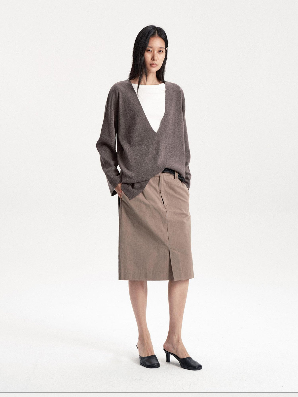LYUOCHENG Solid Minimalist Deep V-neck Pullover Wool Blend Women&