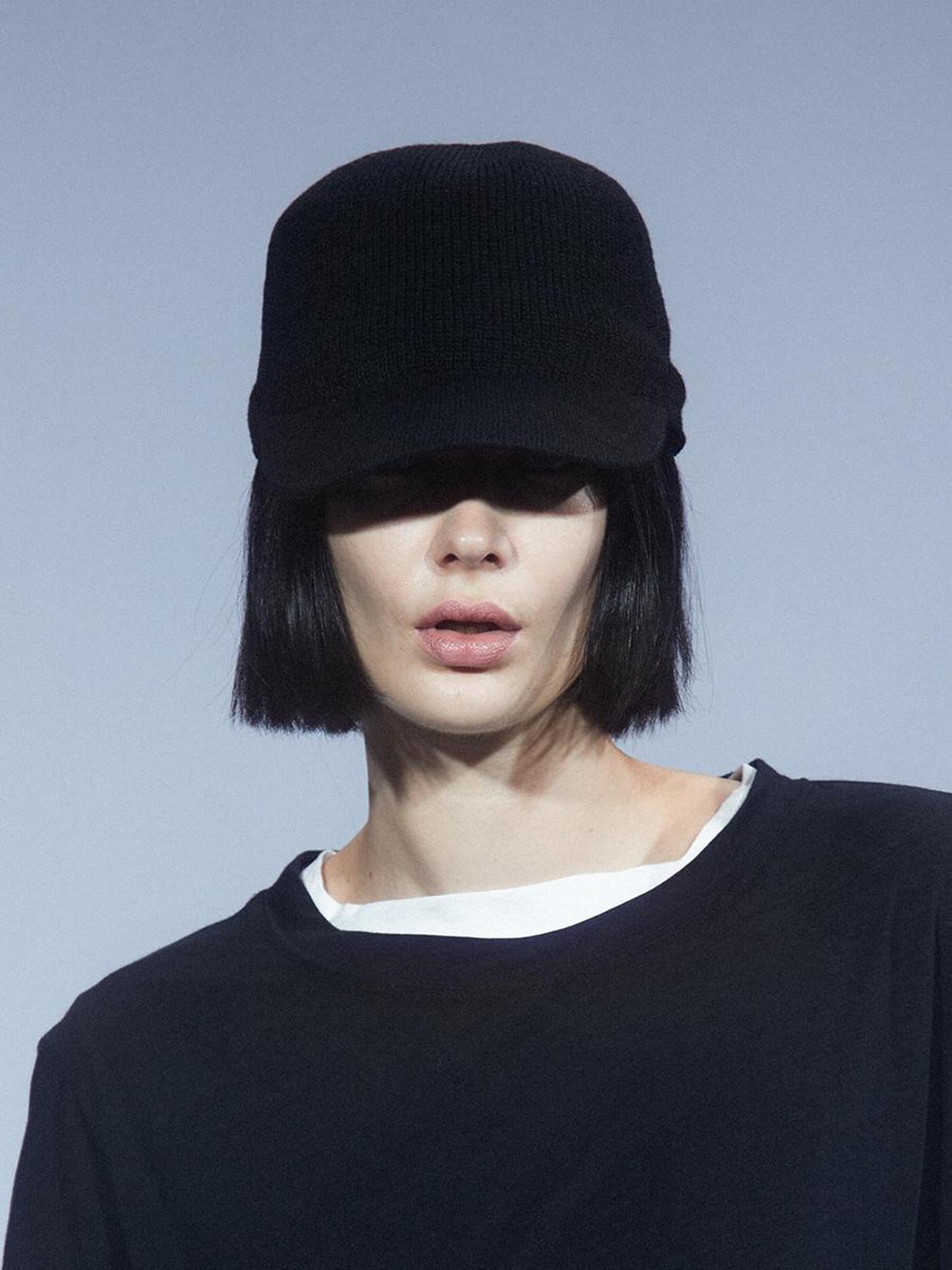 LYUOCHENG Vintage Black Knitted Short Brim Cotton Cap