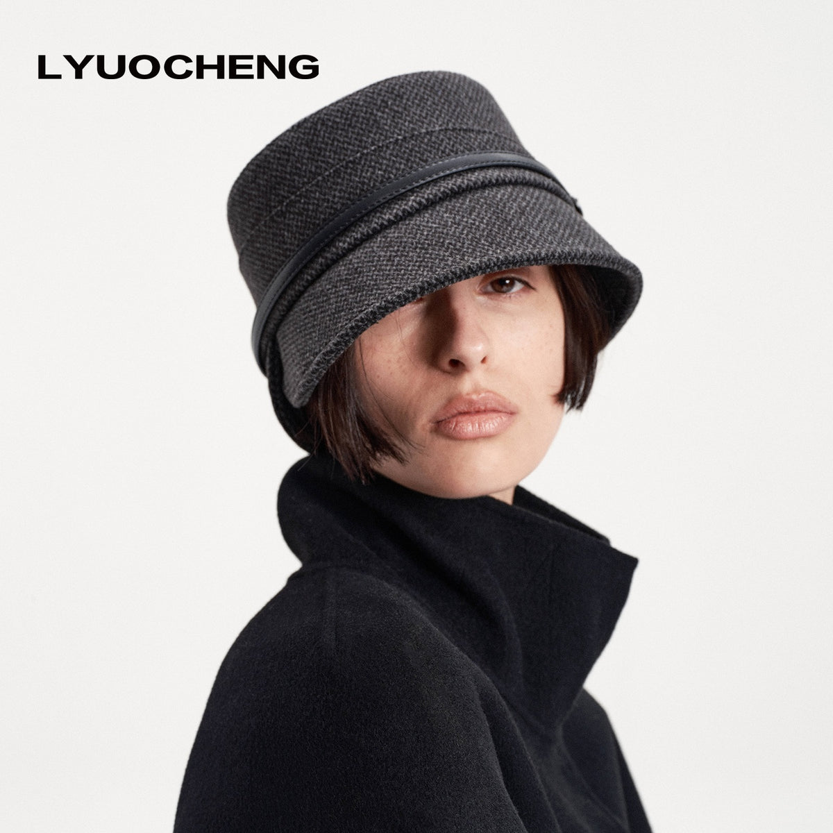 LYUOCHENG_Vintage_Distressed_Metal_Buckle_Flat_Top_Structured_Women&