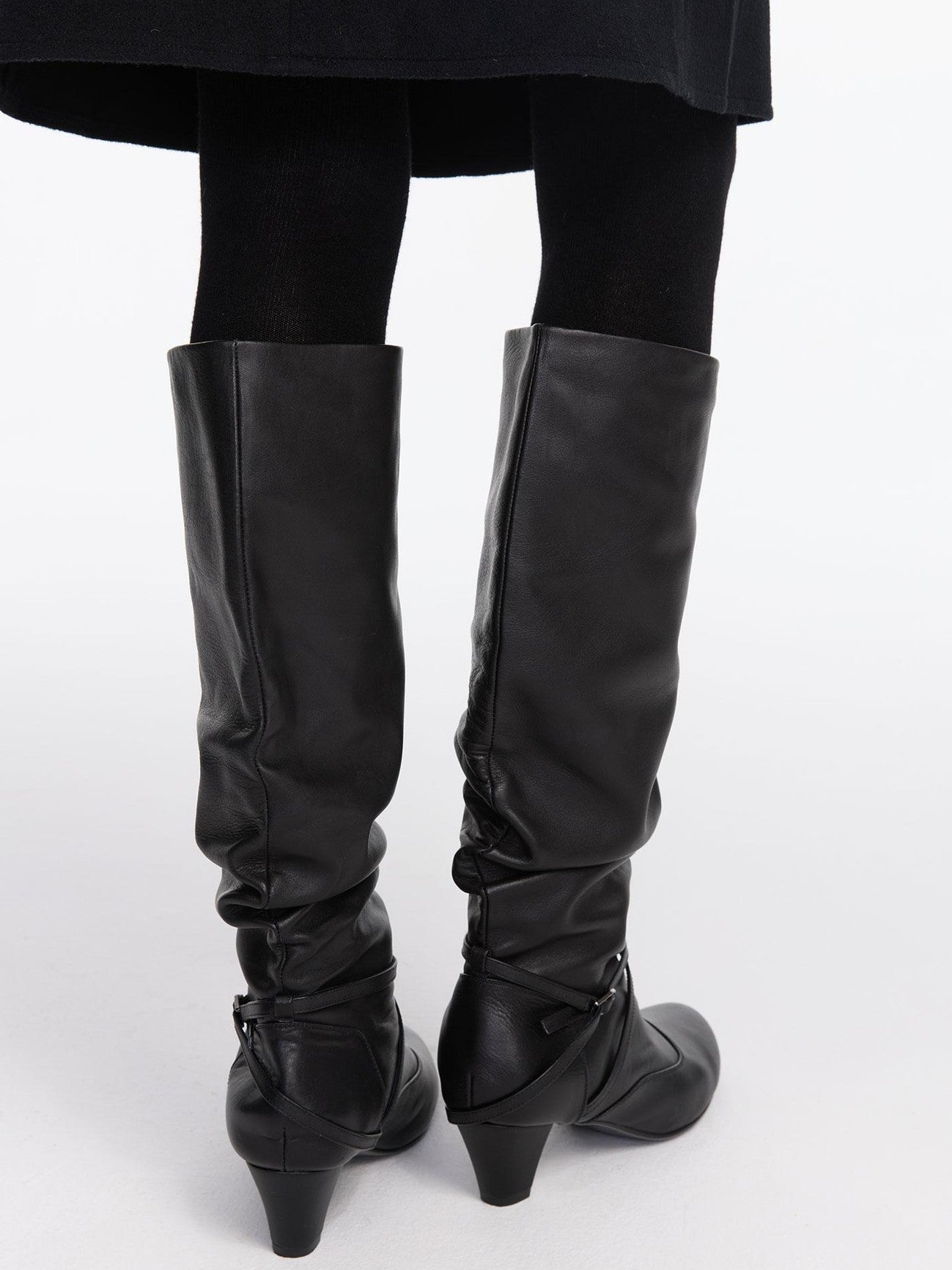 LYUOCHENG Vintage Ruched Round Toe Belt Buckle Women&