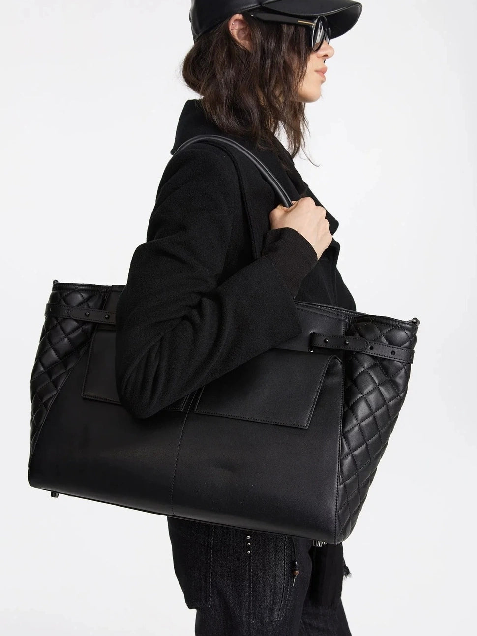 LYUOCHENG Wide Base Tote Bag With Quilted Detailing