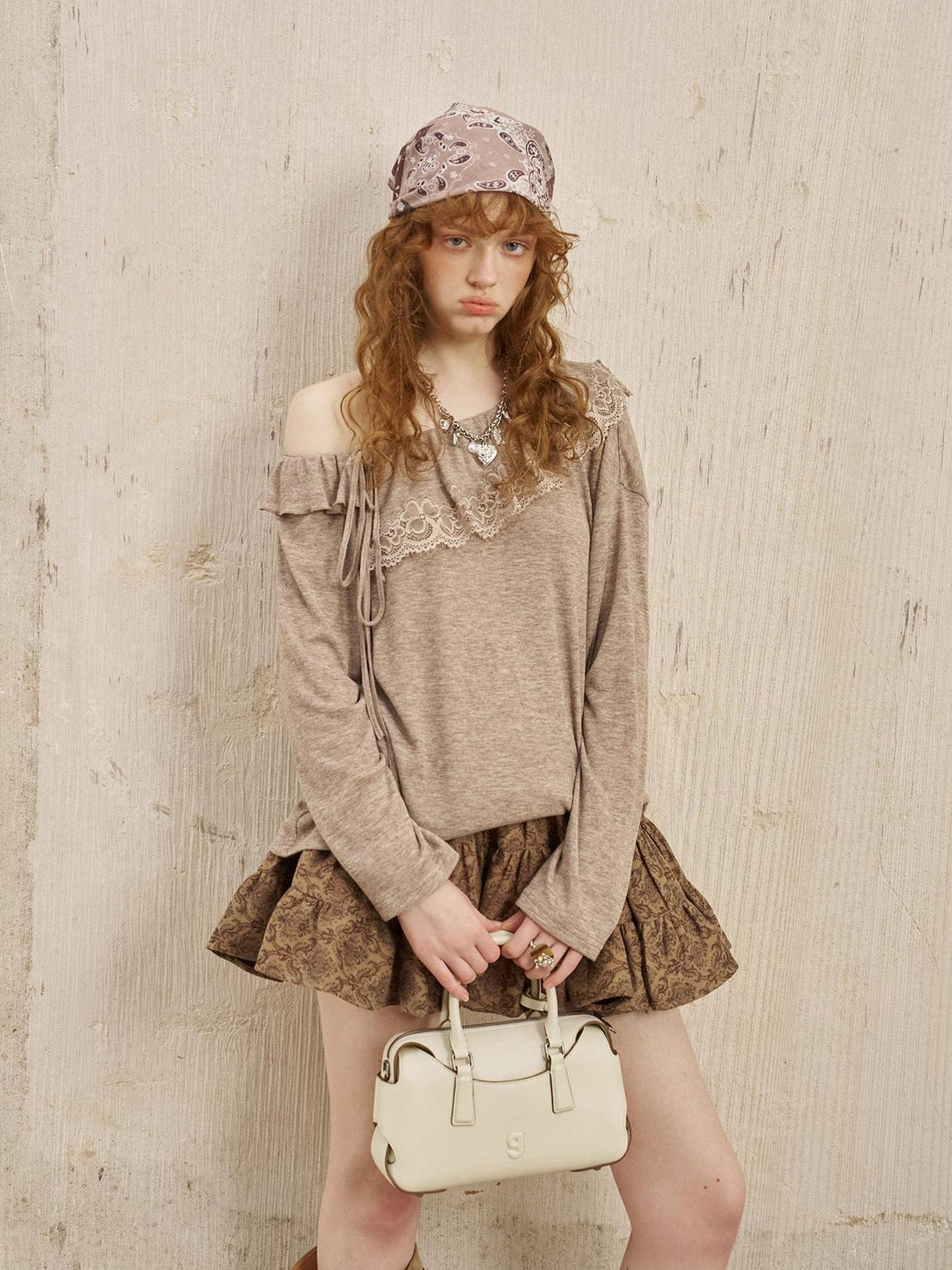 DIDDI MODA Lace Paneled Ruffle Knit Top