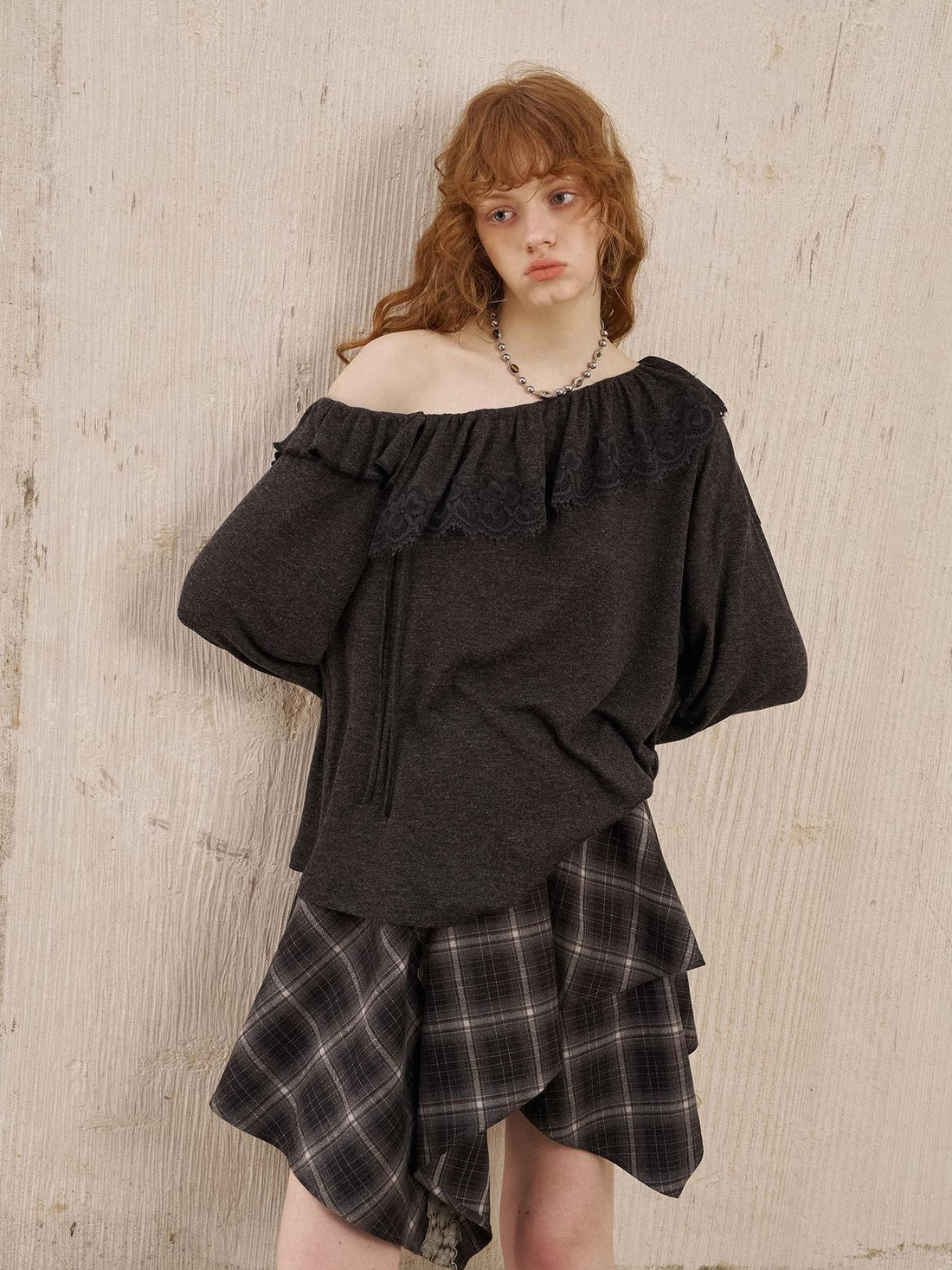 DIDDI MODA Lace Paneled Ruffle Knit Top