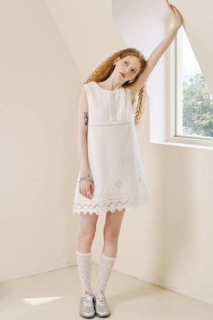DIDDI MODA Lace Star Cutout Dress