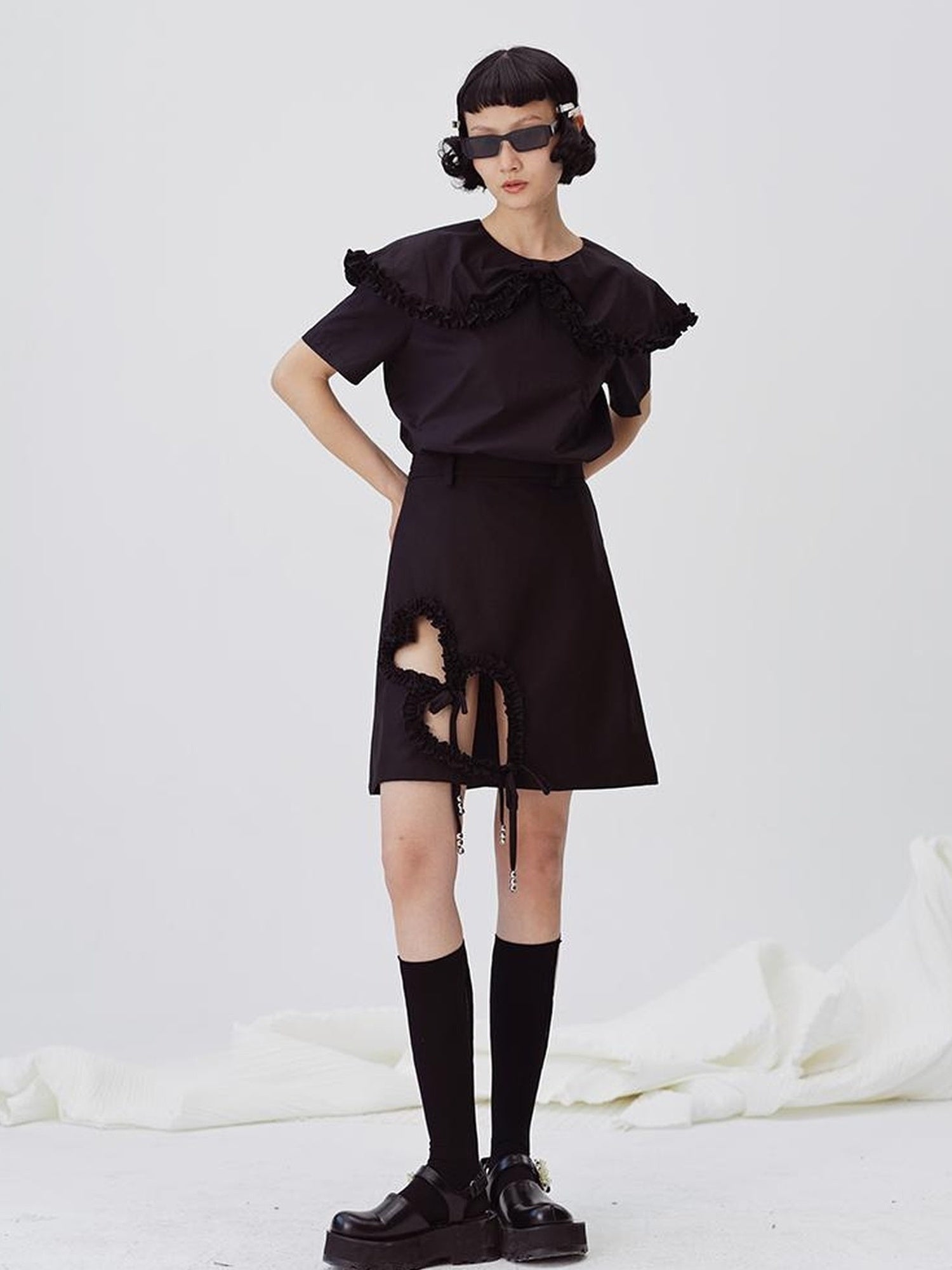 DIDDI MODA Lace Trimmed Hollow Heart A Line Mini Skirt