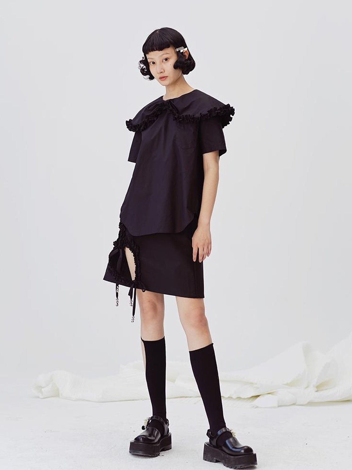 DIDDI MODA Lace Trimmed Hollow Heart A Line Mini Skirt