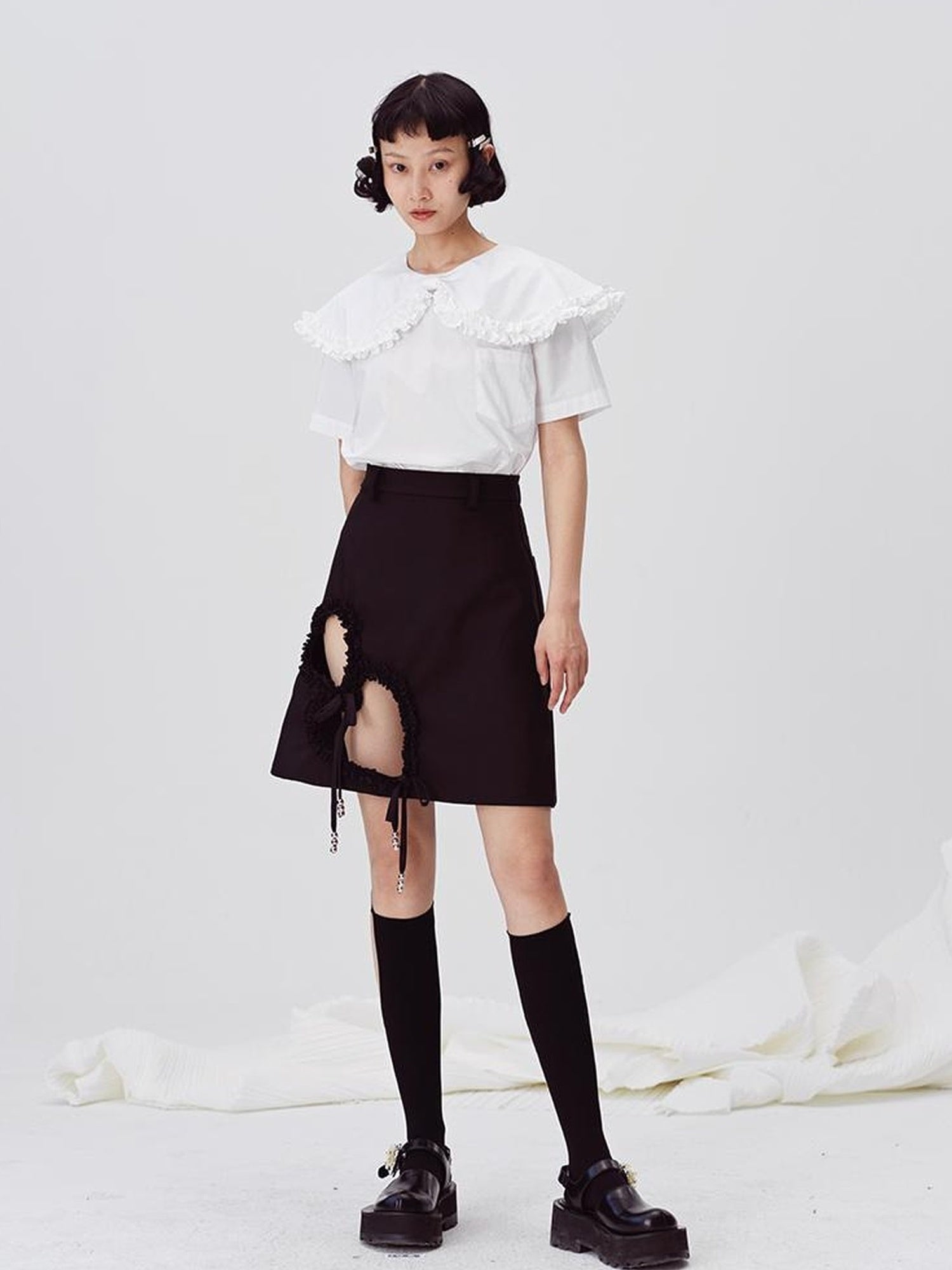 DIDDI MODA Lace Trimmed Hollow Heart A Line Mini Skirt