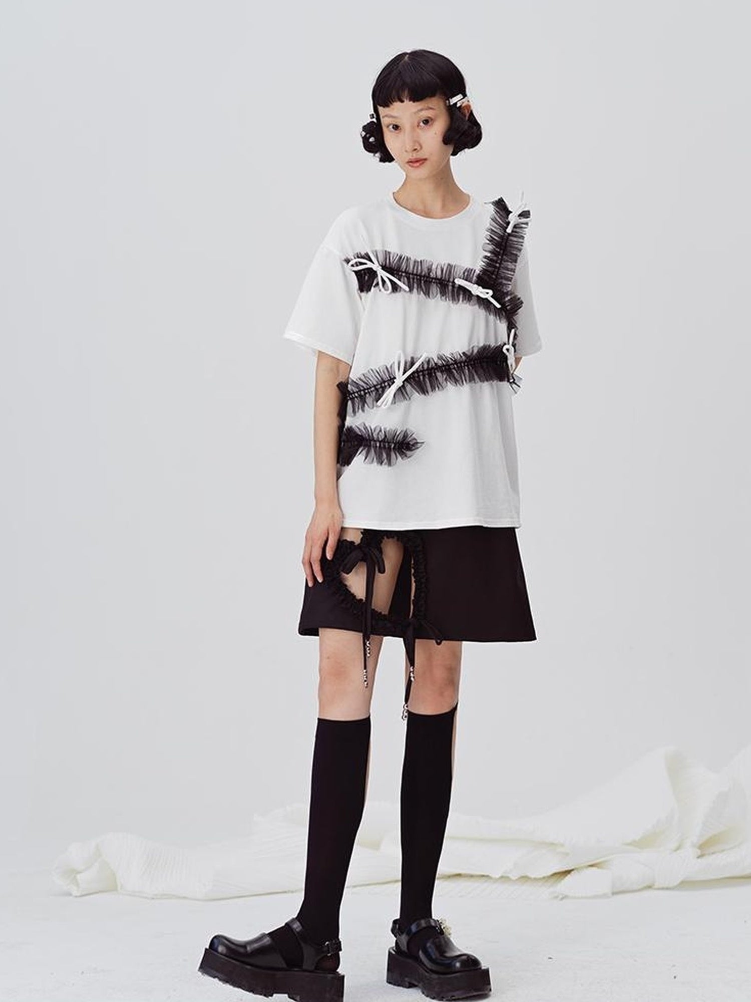DIDDI MODA Lace Trimmed Hollow Heart A Line Mini Skirt