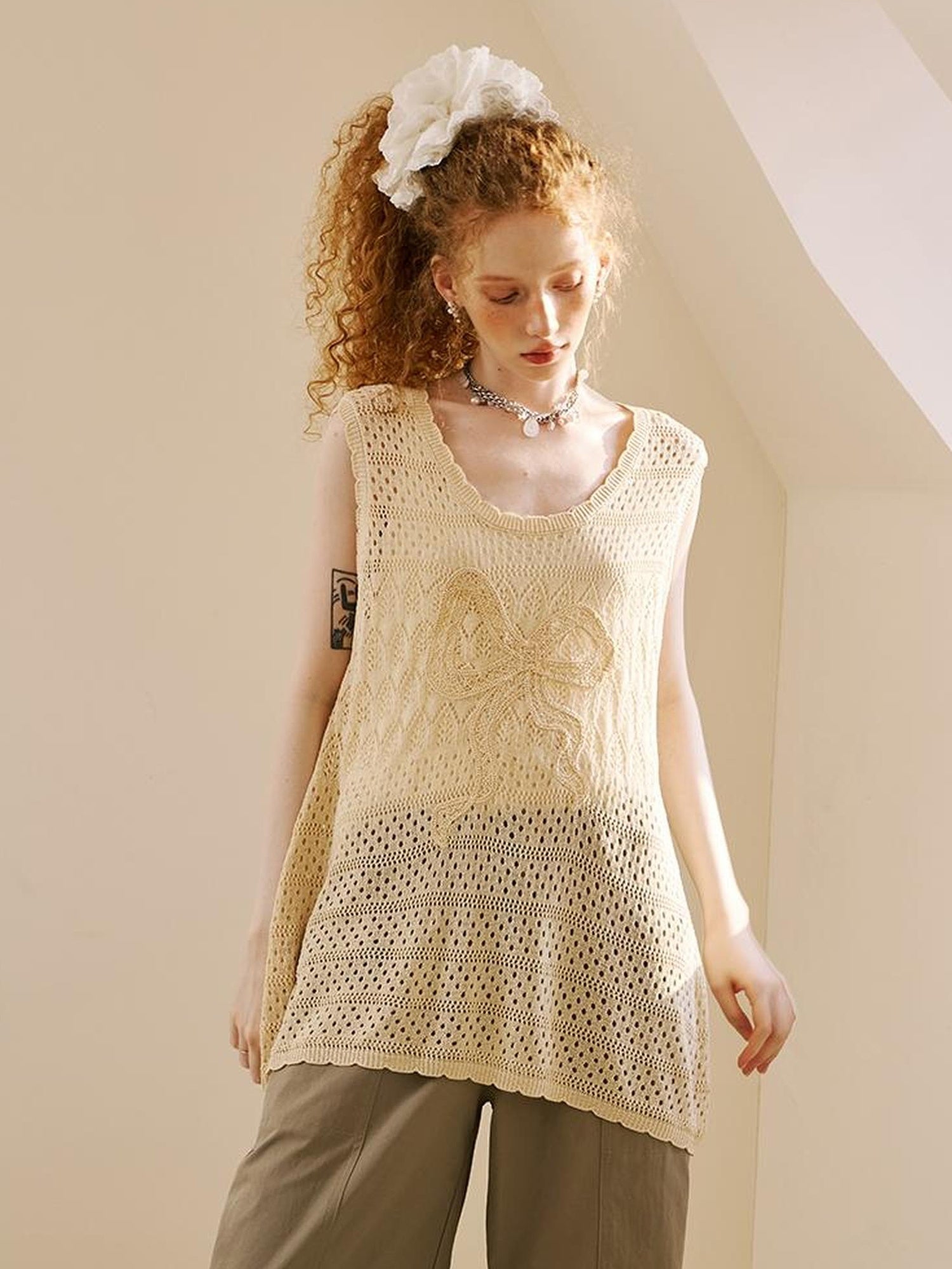 DIDDI MODA Loose Knit Vest With Bow Embroidery And Hollow Out