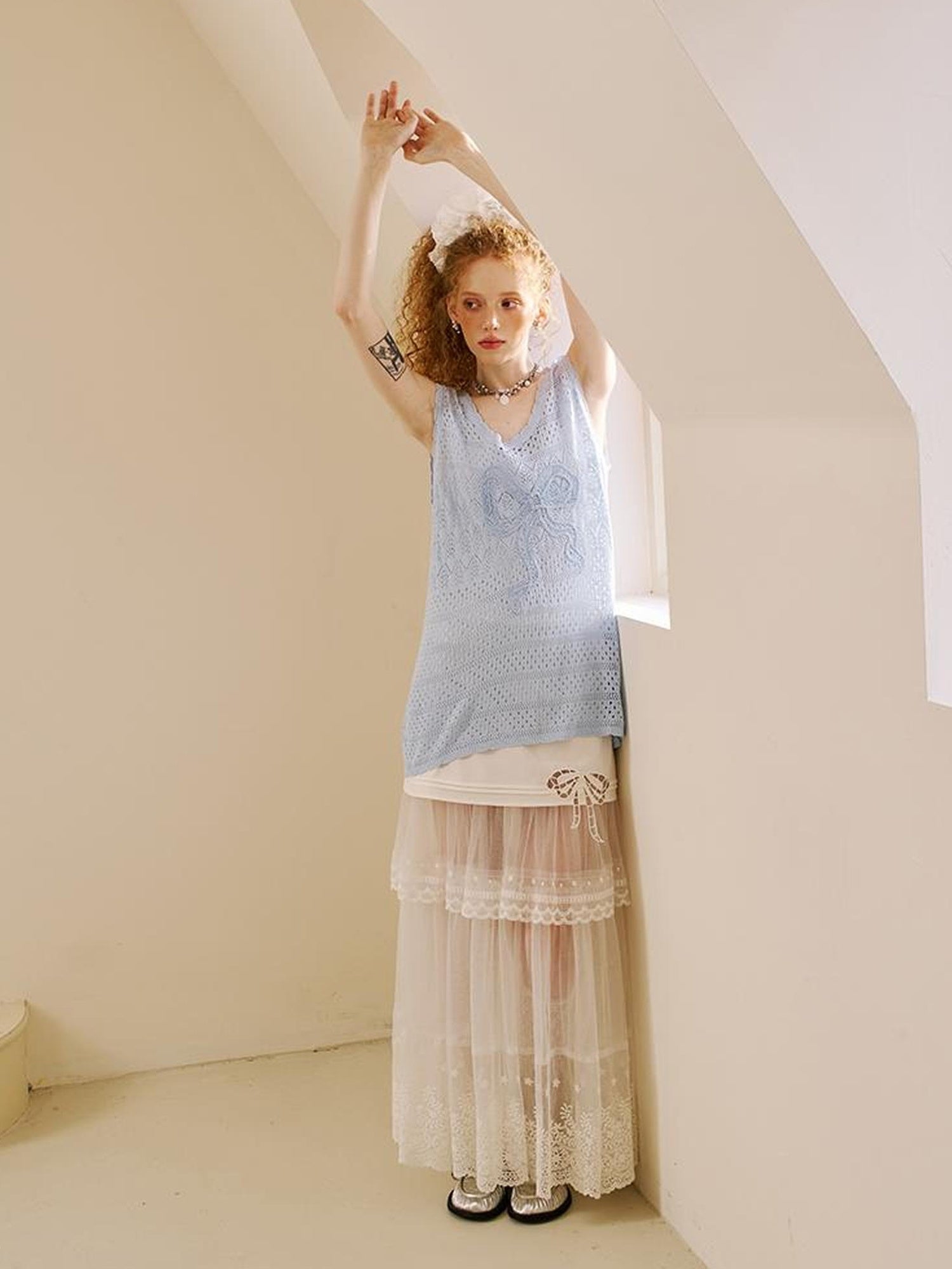 DIDDI MODA Loose Knit Vest With Bow Embroidery And Hollow Out