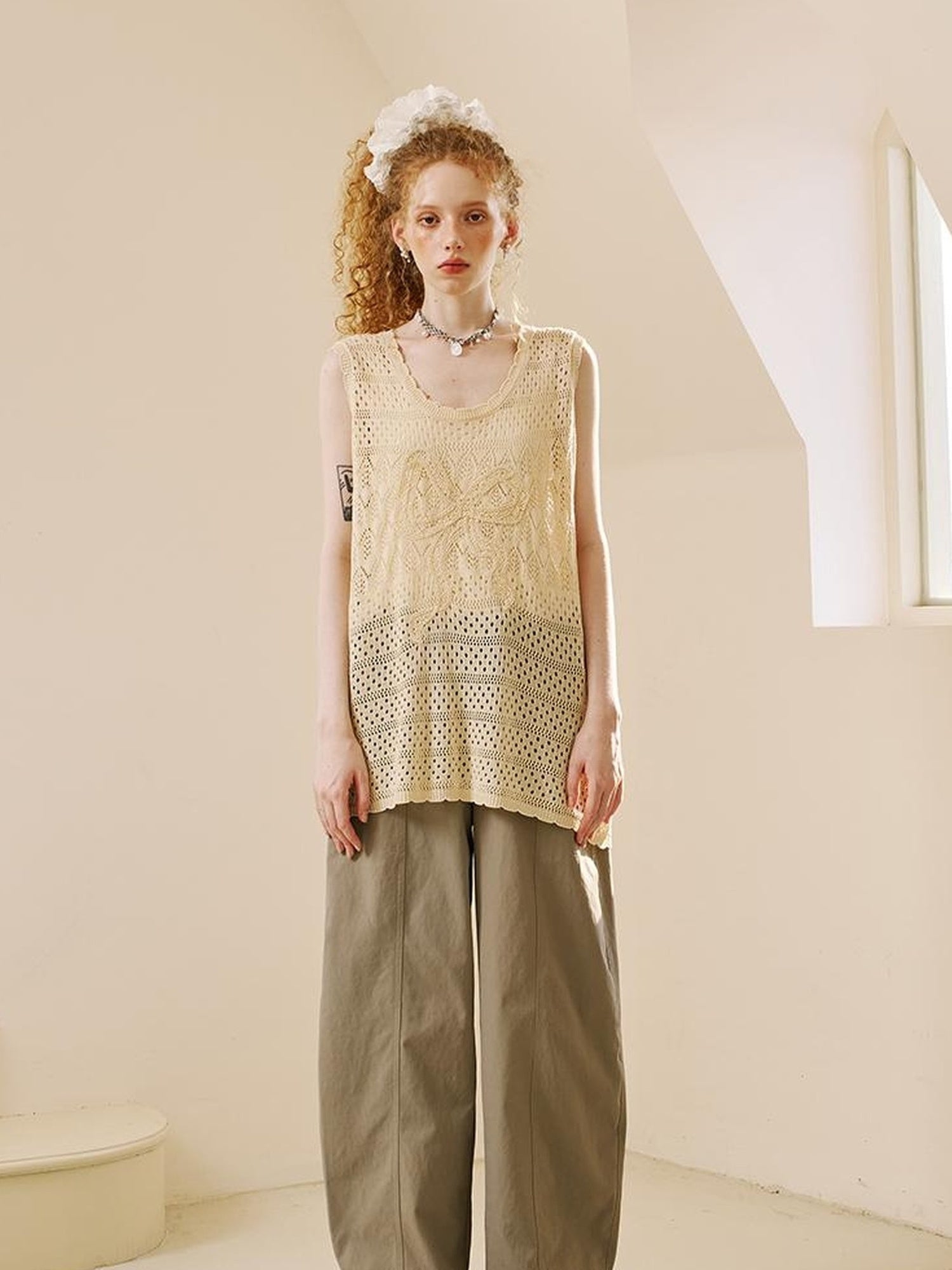 DIDDI MODA Loose Knit Vest With Bow Embroidery And Hollow Out