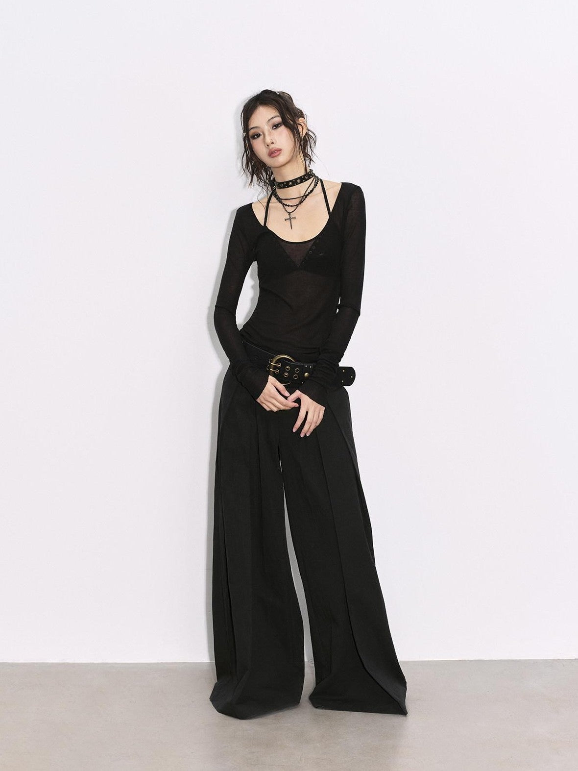 Low pixel Black Pressed Pleats Low Waist Studs Women&