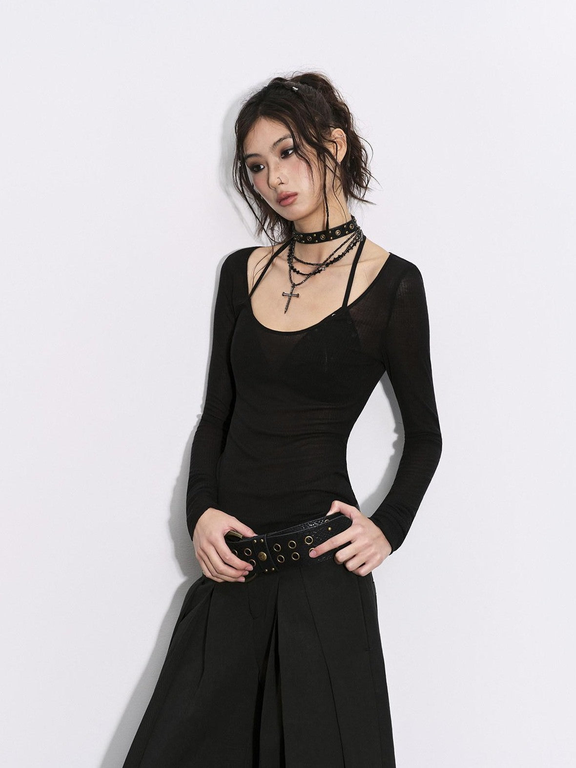 Low pixel Black Pressed Pleats Low Waist Studs Women&