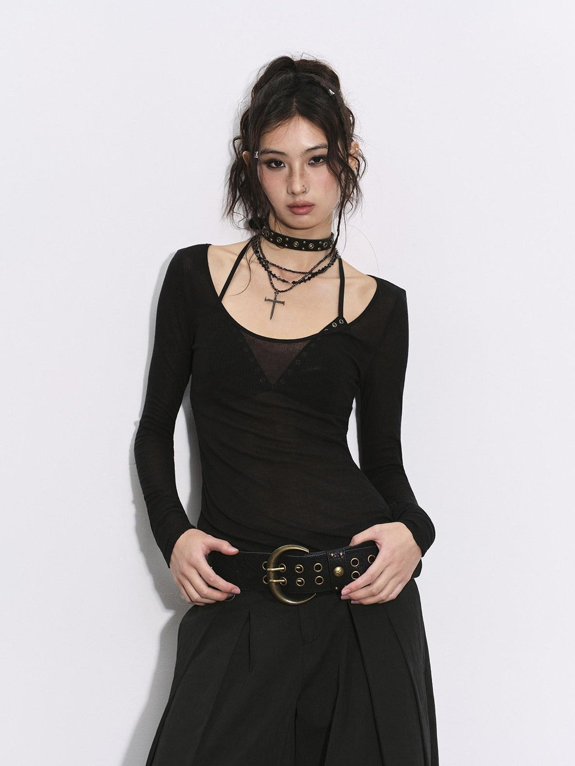 Low pixel Black Pressed Pleats Low Waist Studs Women&
