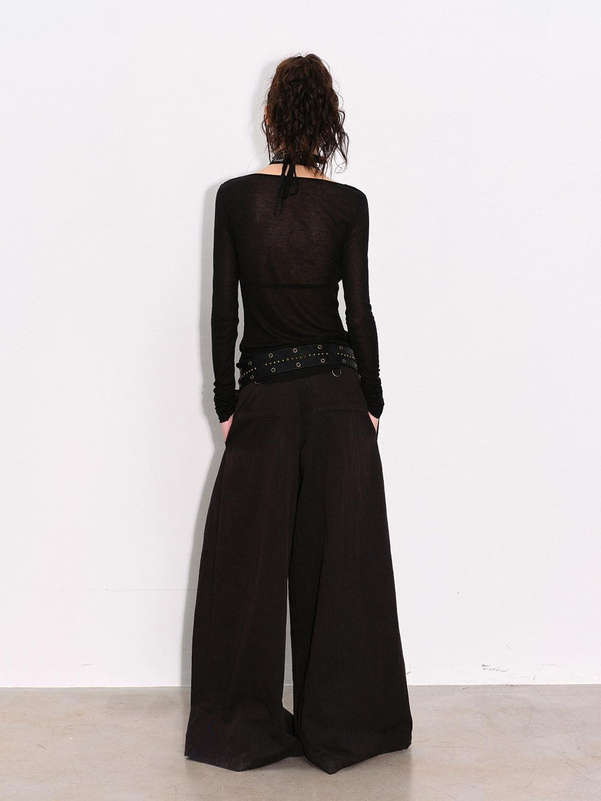 Low pixel Black Pressed Pleats Low Waist Studs Women&