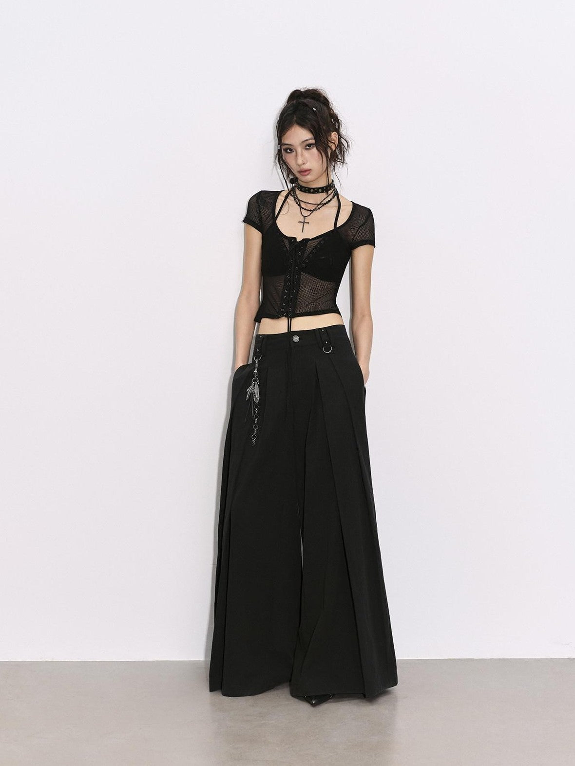 Low pixel Black Pressed Pleats Low Waist Studs Women&