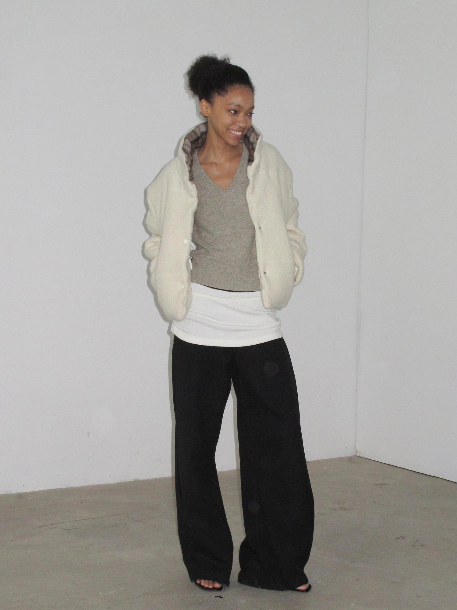 Mito de dar Acetate Wool Flared Trousers With Lace Pockets