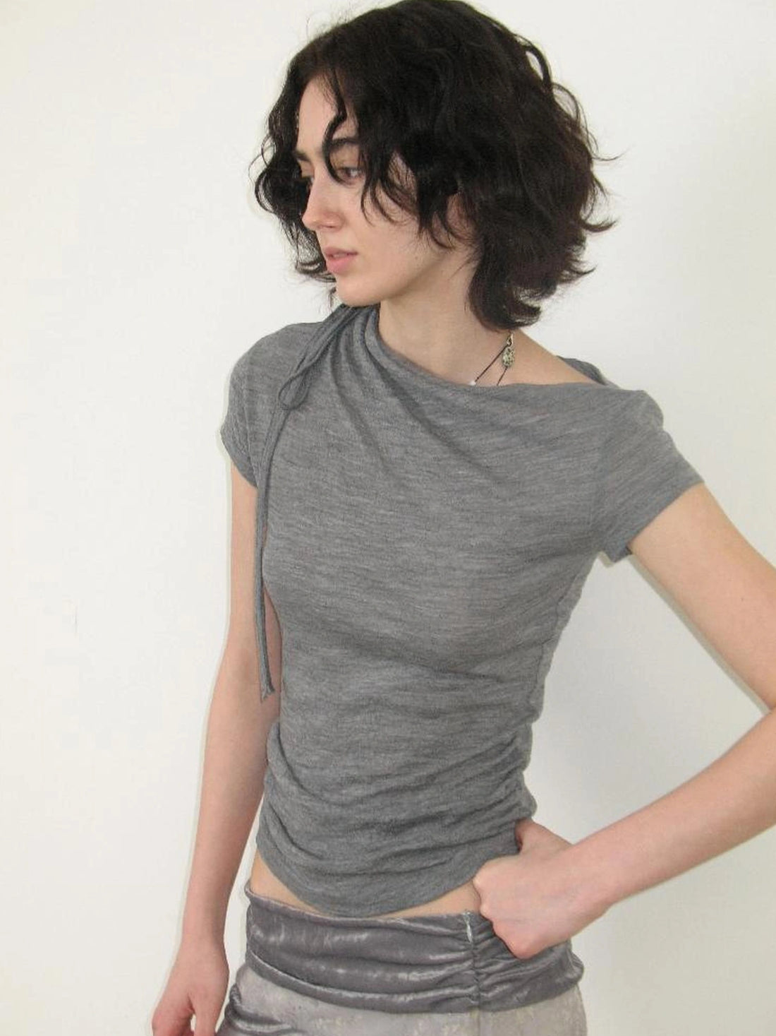 Mito de dar Australian Wool Textured Off Shoulder Tie Front T-shirt