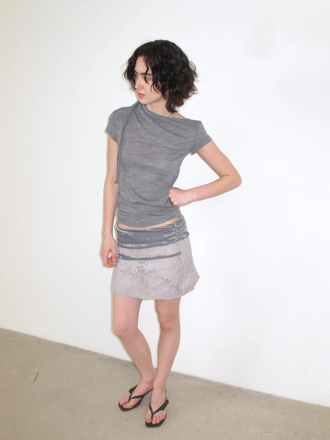 Mito de dar Australian Wool Textured Off Shoulder Tie Front T-shirt