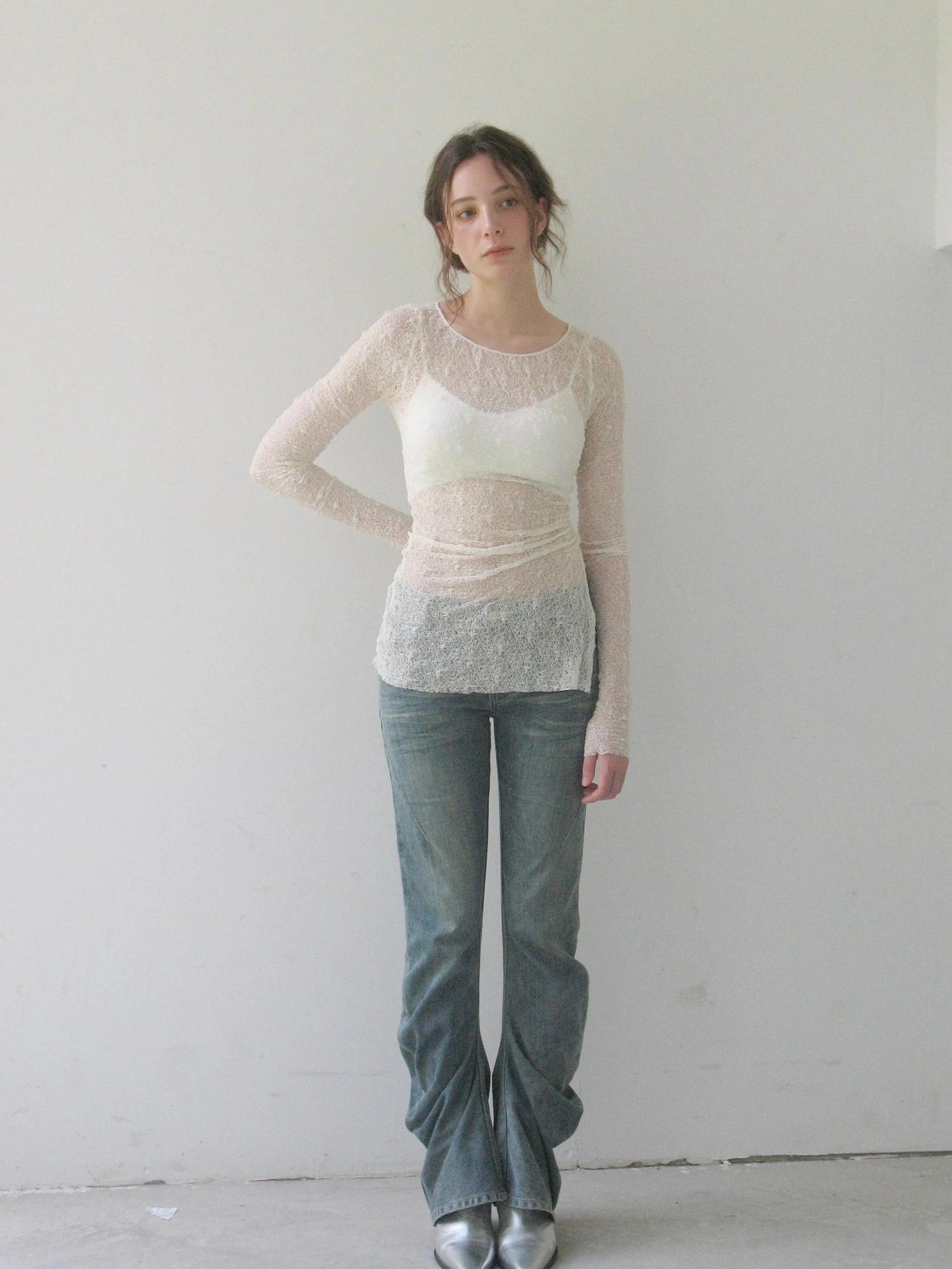 Mito de dar Elastic Hollow Lace Side Slit Knit Tee