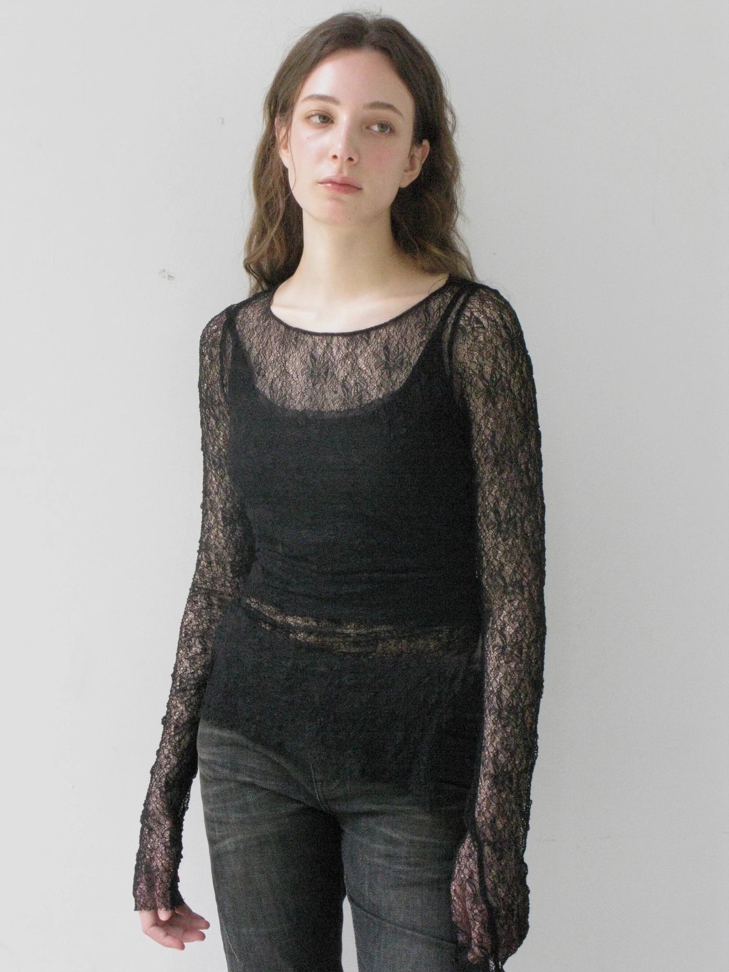 Mito_de_dar_Elastic_Hollow_Lace_Side_Slit_Knit_Tee_MISSTT
