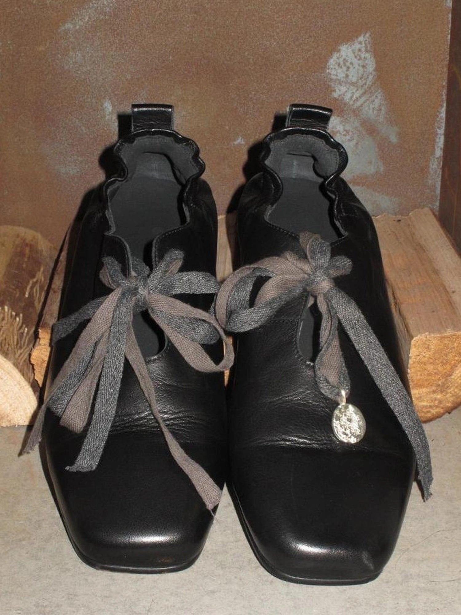 Mito de dar European Soft Cowhide Square Toe Mary Janes With Color Block Laces