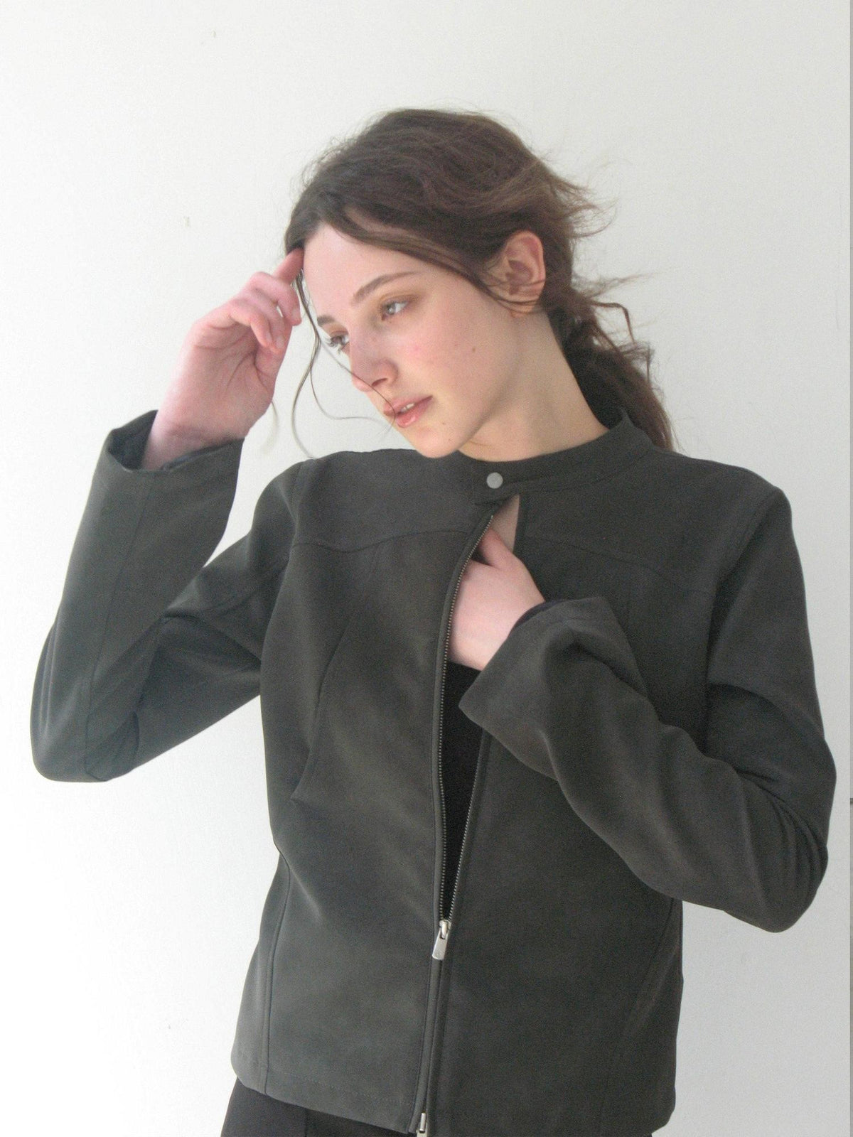 Mito de dar Foggy Grey Dual Zip Cropped Slim Fit Stand Collar Women&