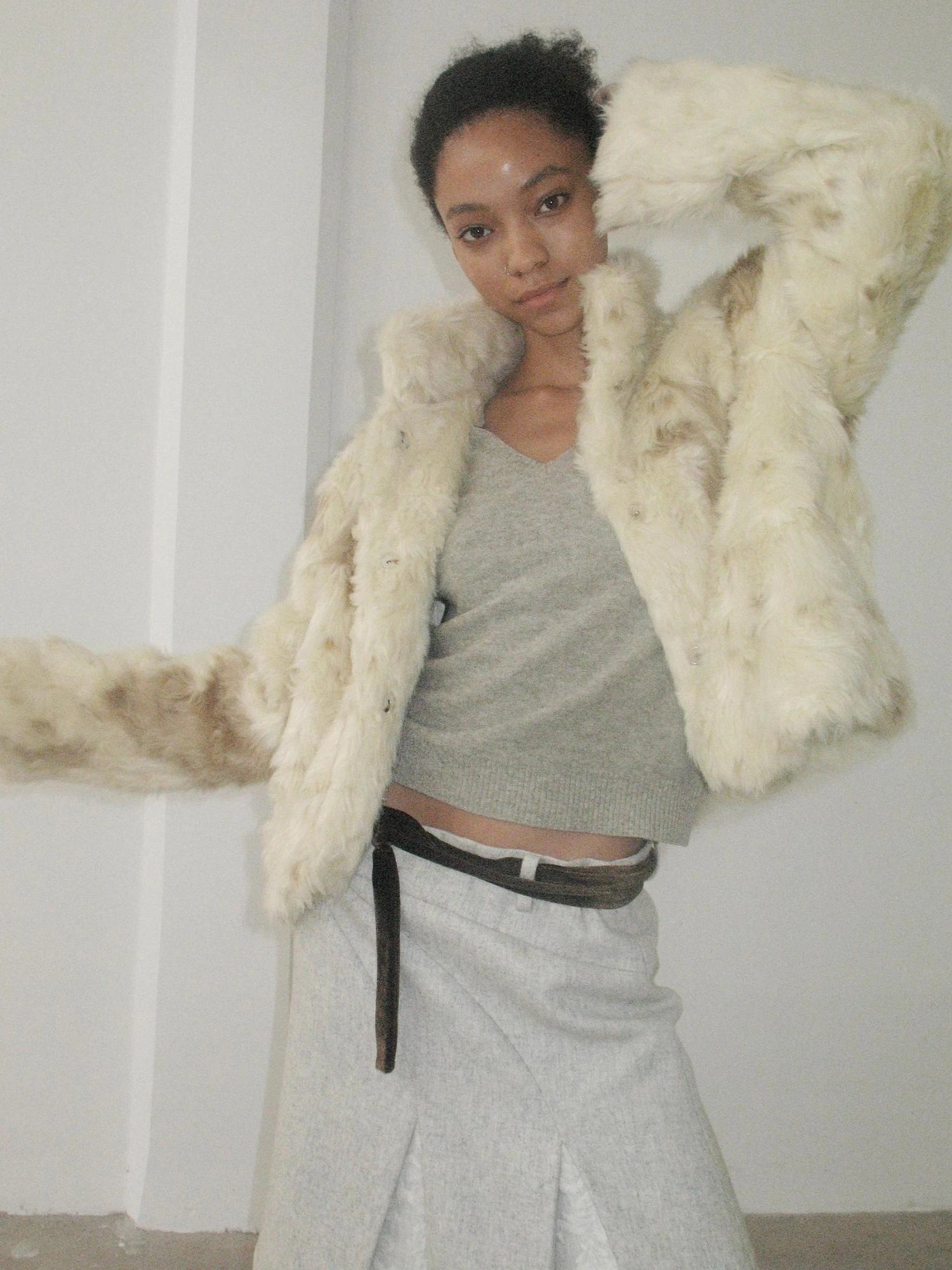 Mito de dar Gradually Dyed White Brown Gorilla Roll Short Fur Coat
