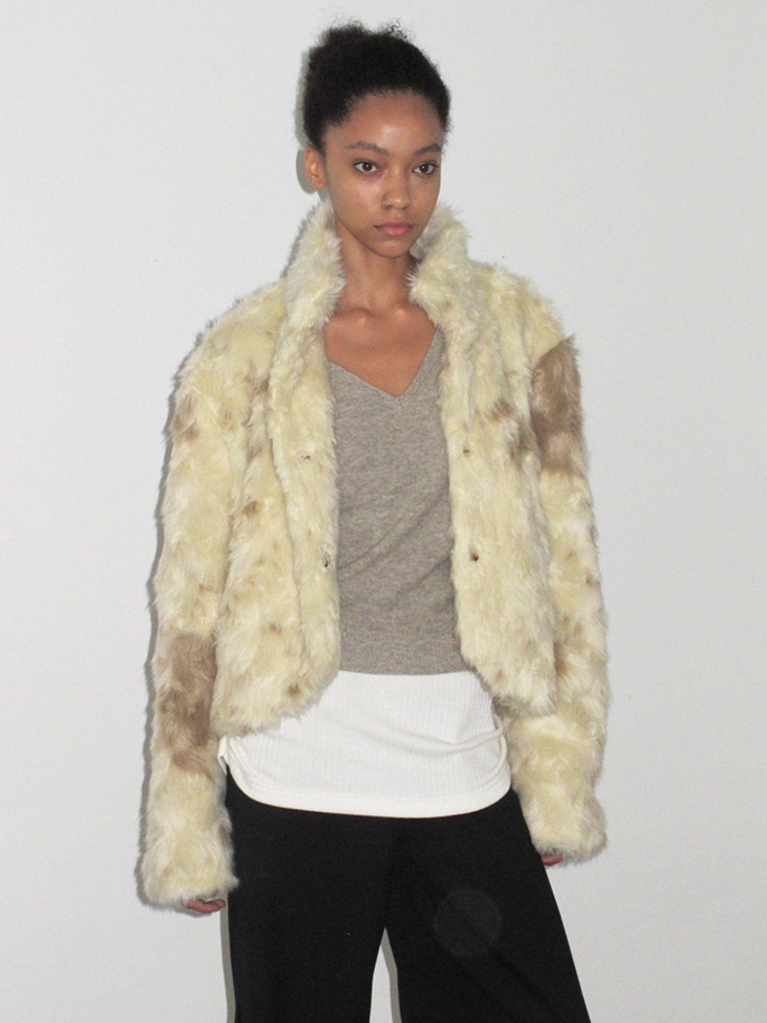Mito de dar Gradually Dyed White Brown Gorilla Roll Short Fur Coat
