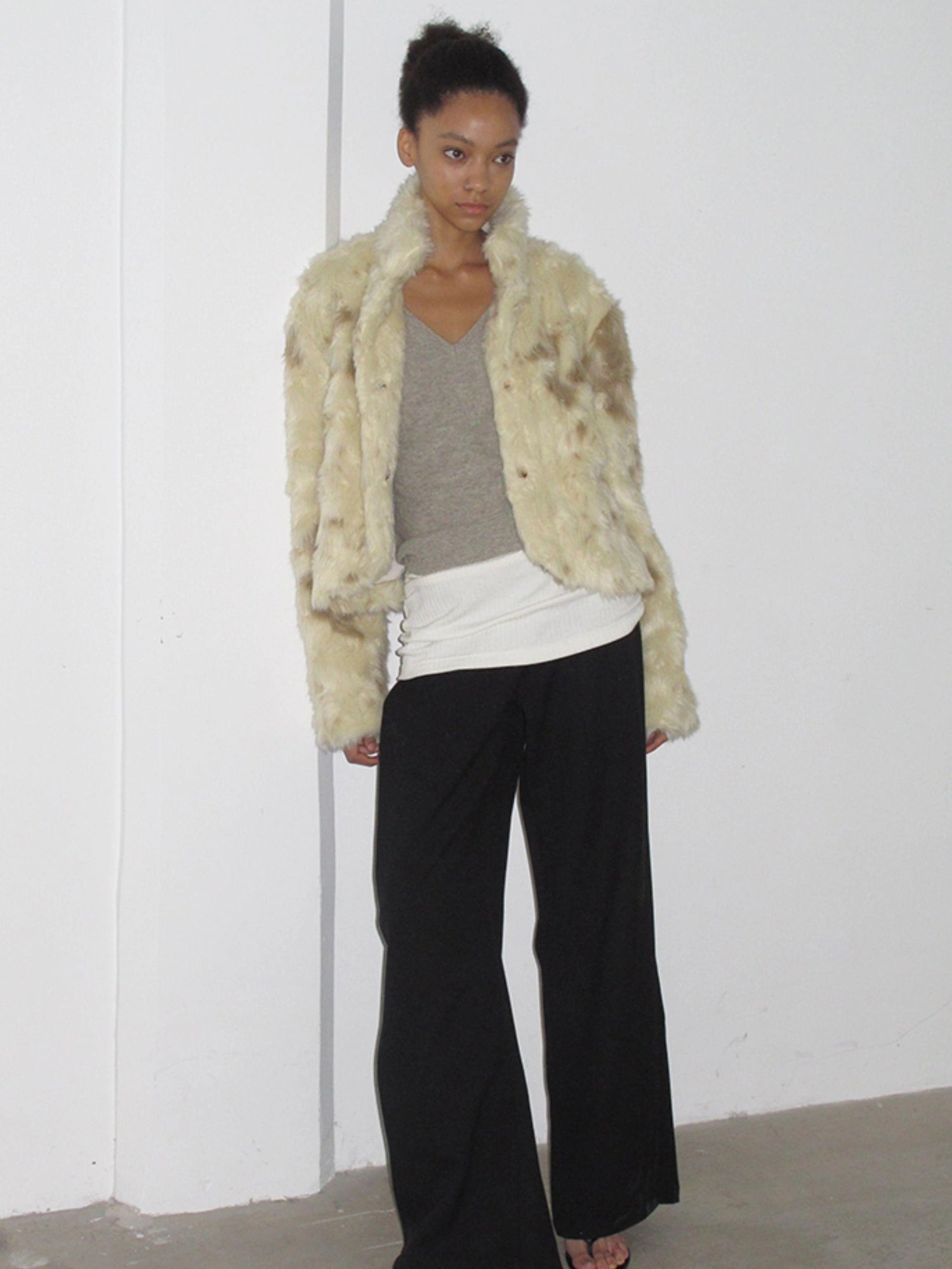 Mito de dar Gradually Dyed White Brown Gorilla Roll Short Fur Coat