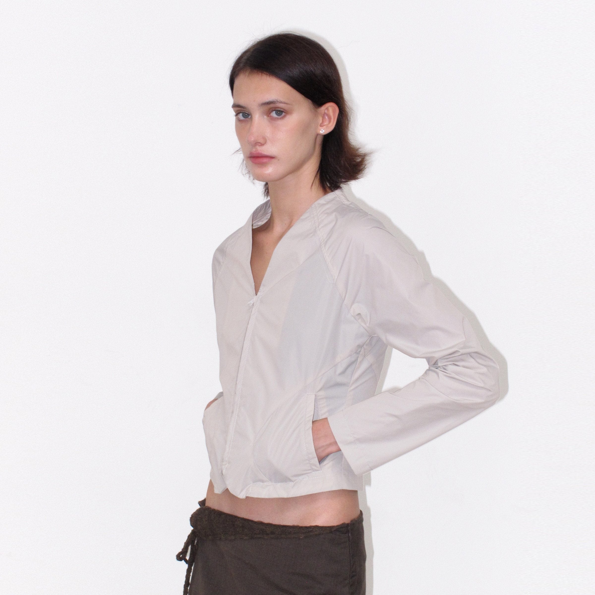 Mito de dar Gray V-neck Slim Zip Raglan Sun Protective Women&