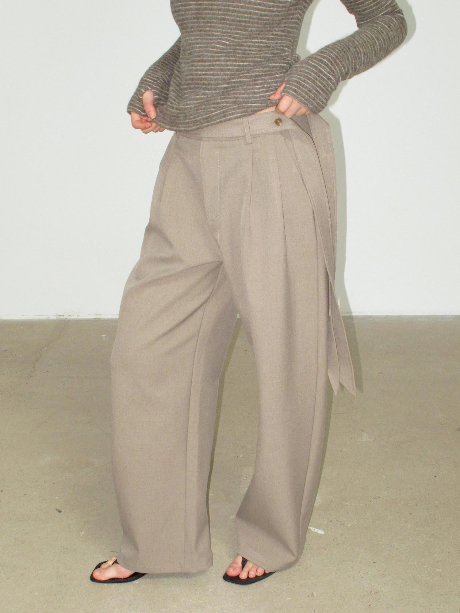 Mito de dar Grey Khaki Button Tie Pleated Micro Stretch Women&
