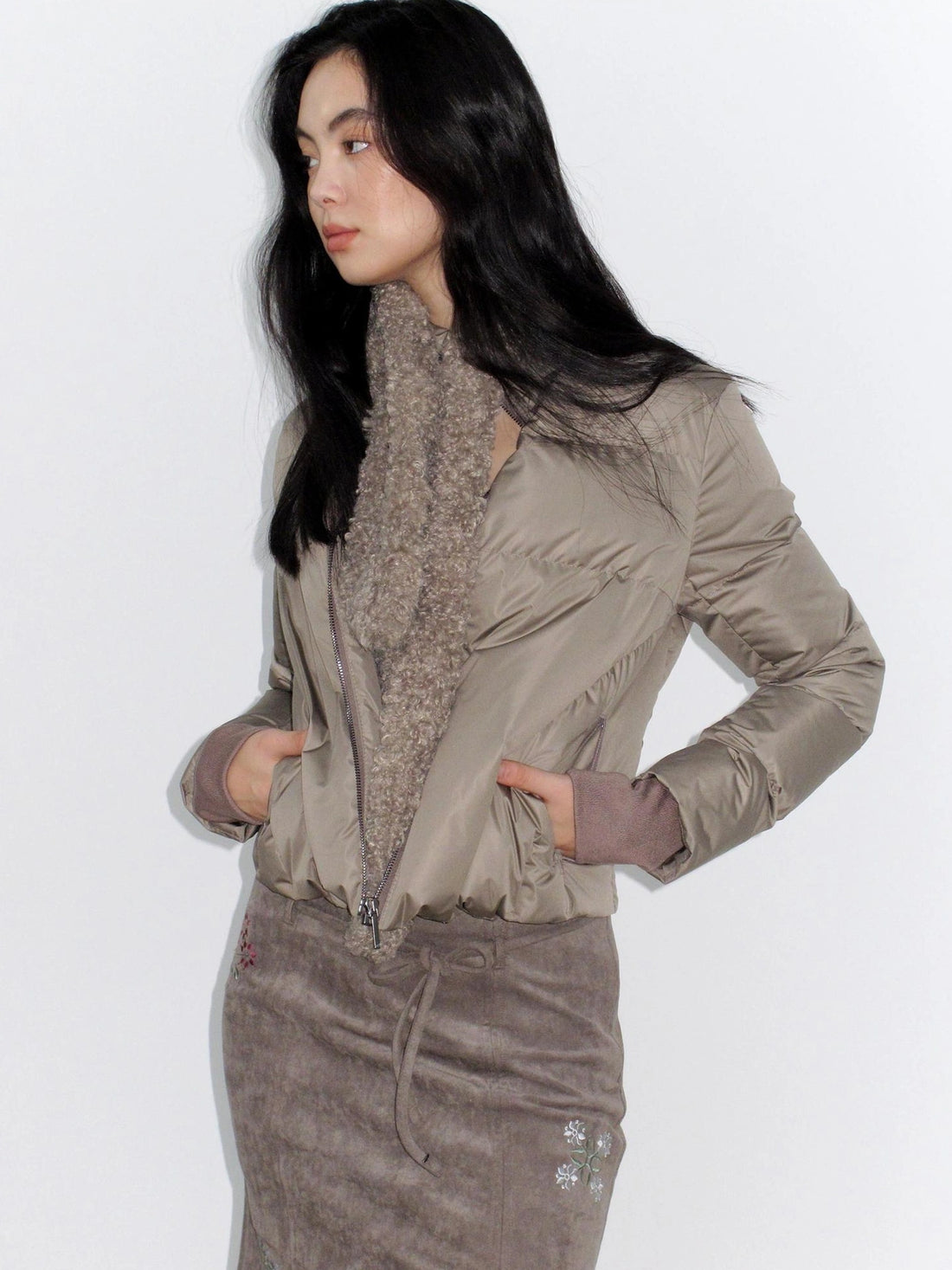 Mito de dar Hourglass Short Down Jacket With Fox Fur Scarf