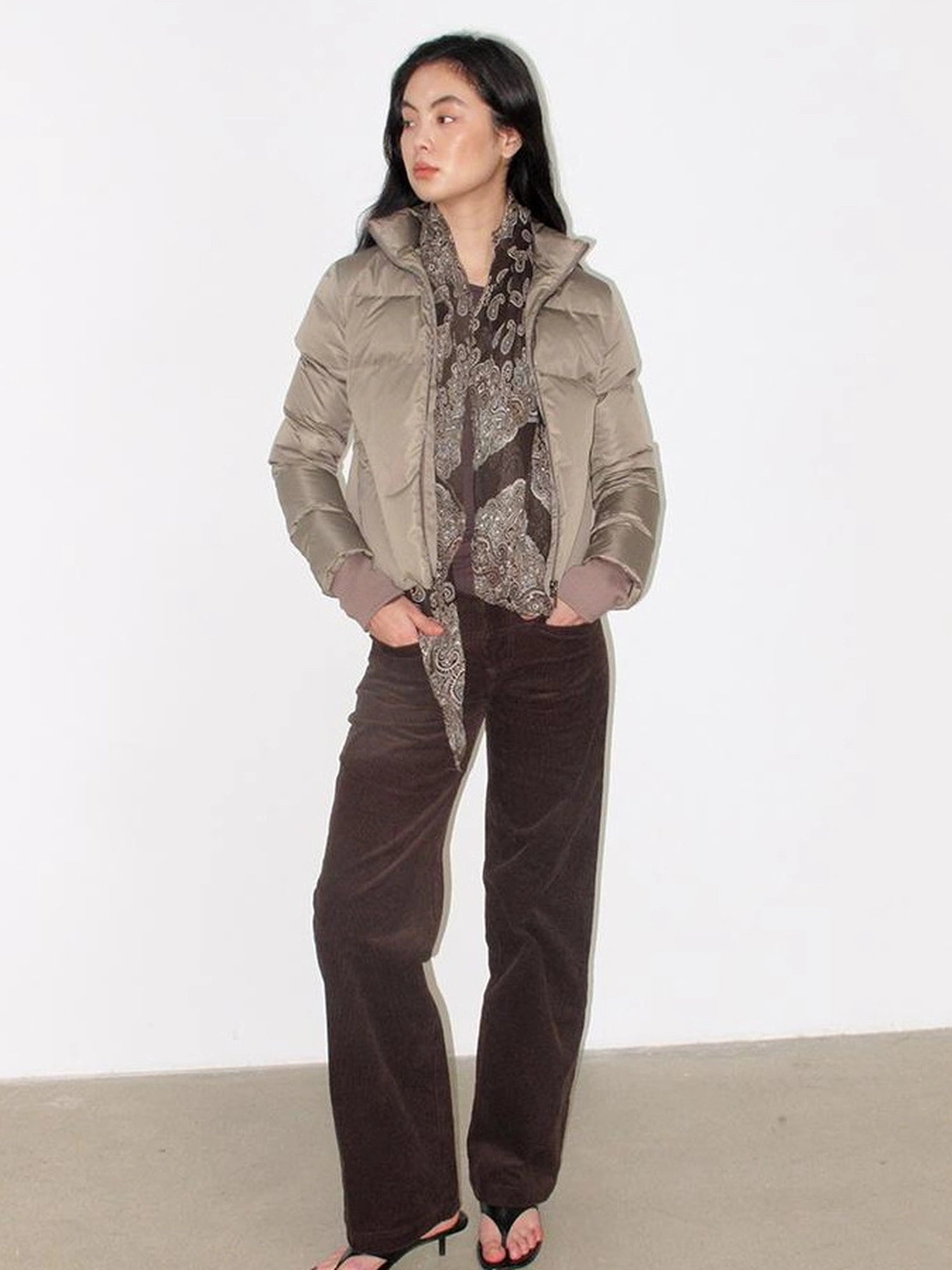 Mito de dar Hourglass Short Down Jacket With Fox Fur Scarf
