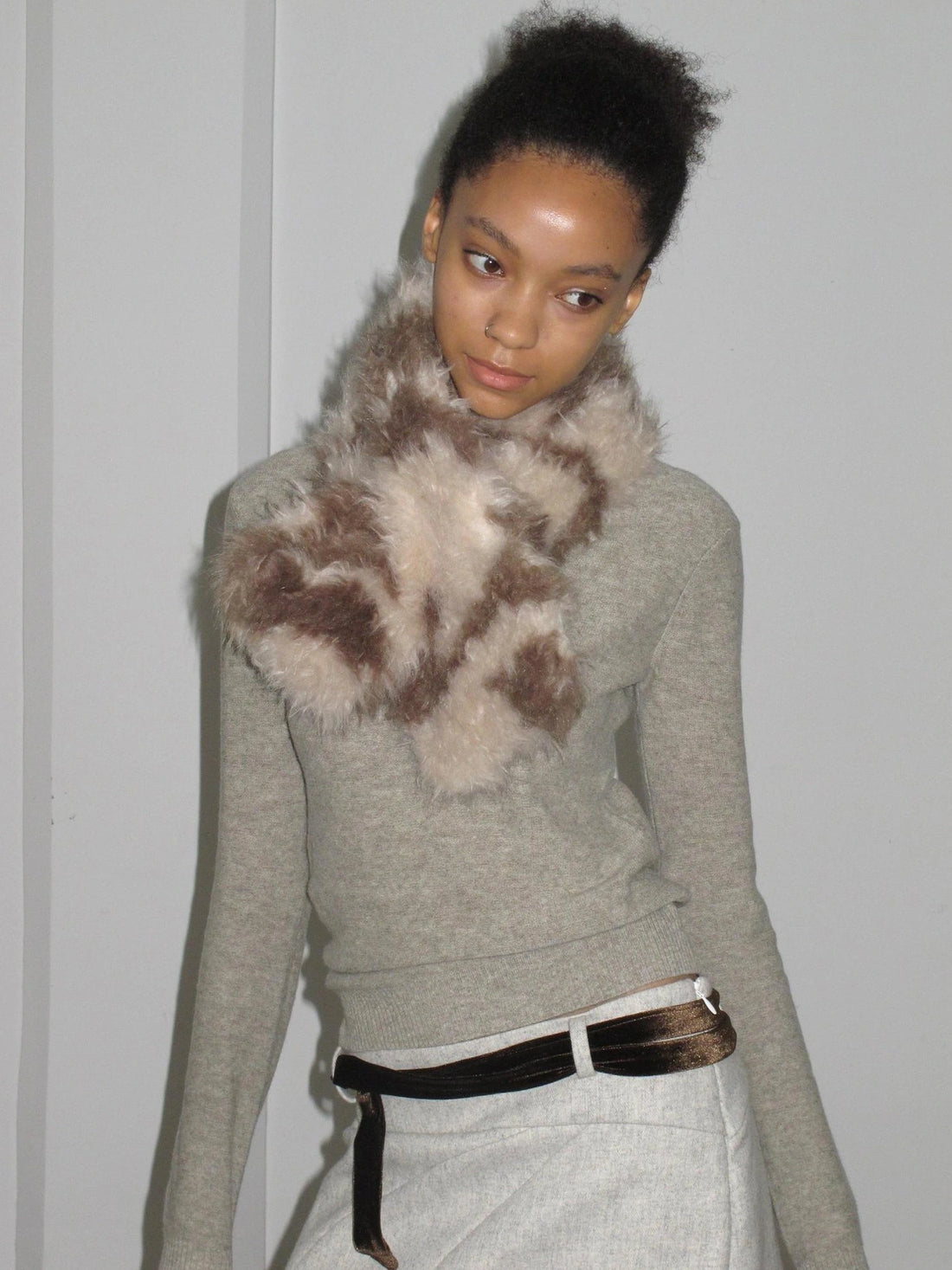 Mito de dar Interwoven Curly Wool Fur Short Scarf