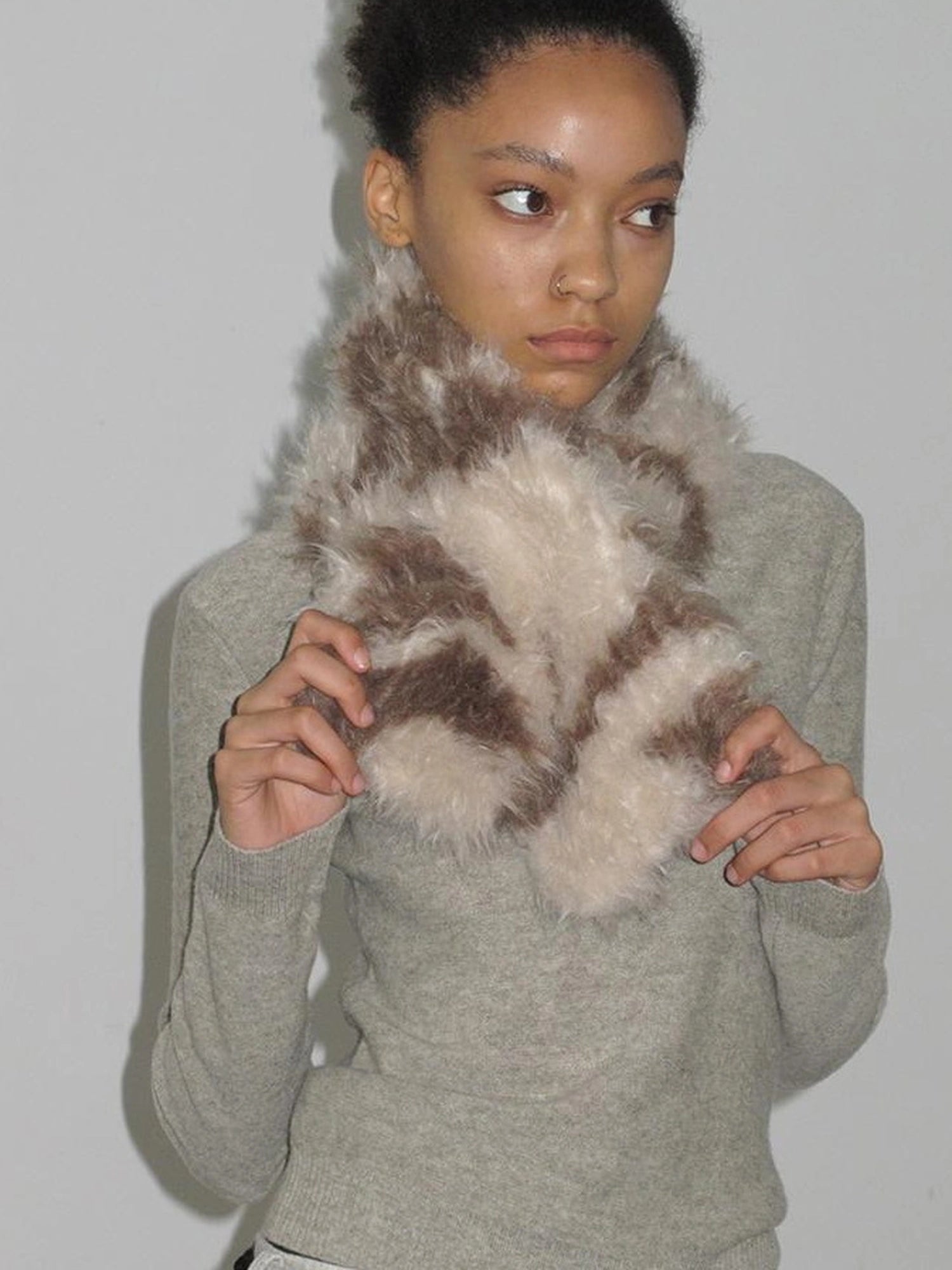Mito de dar Interwoven Curly Wool Fur Short Scarf