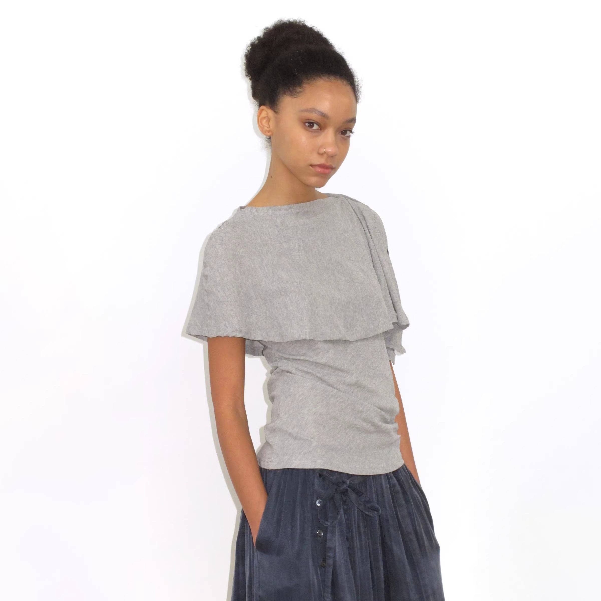 Mito de dar Long Staple Cotton Breathable Gathered Slim Waist Casual Women Gray Crew T-Shirt