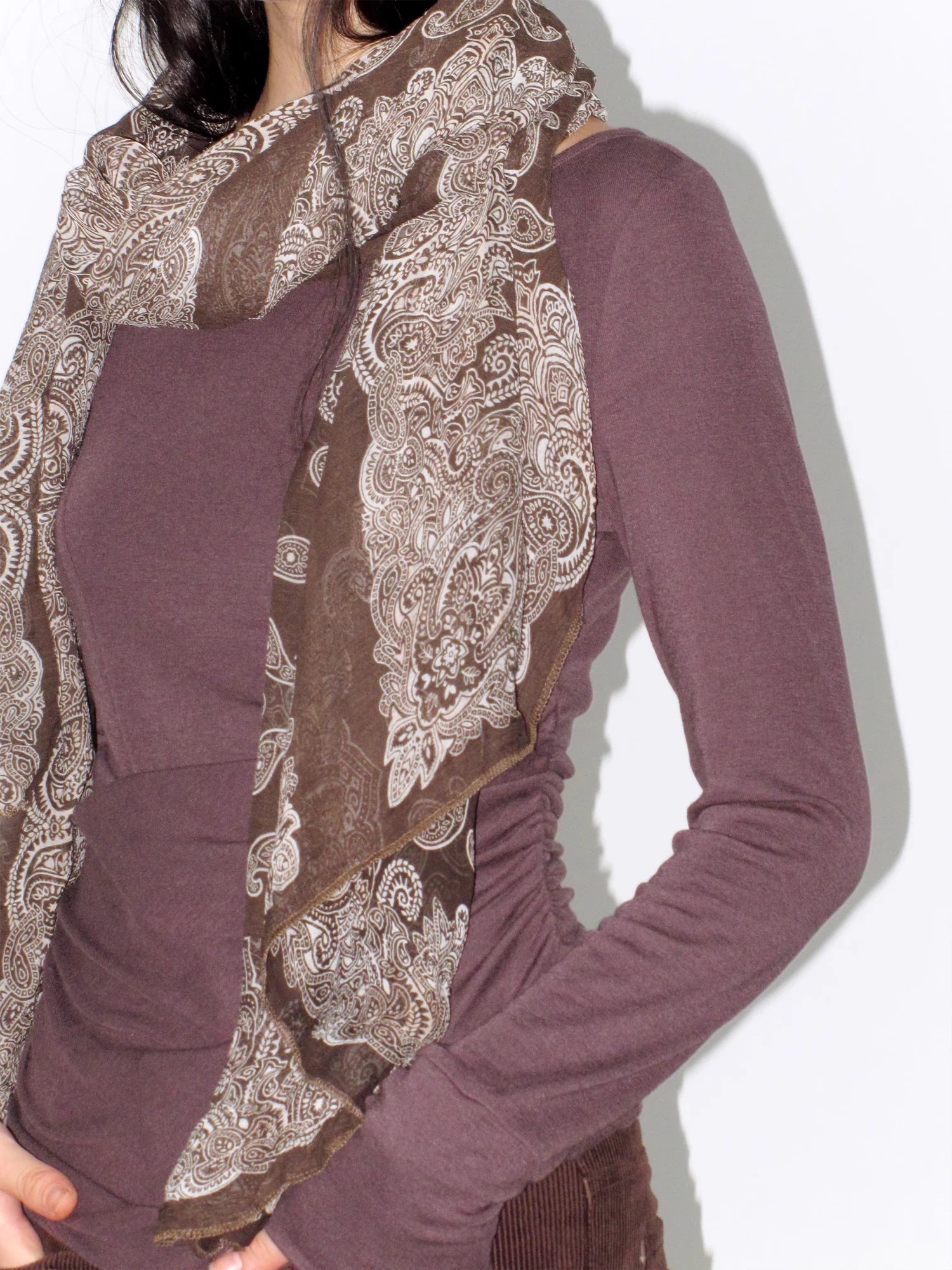 Mito_de_dar_Low_Saturation_Cashew_Floral_Scarf_V-neck_T-shirt_Long_Sleeve_MISSTT