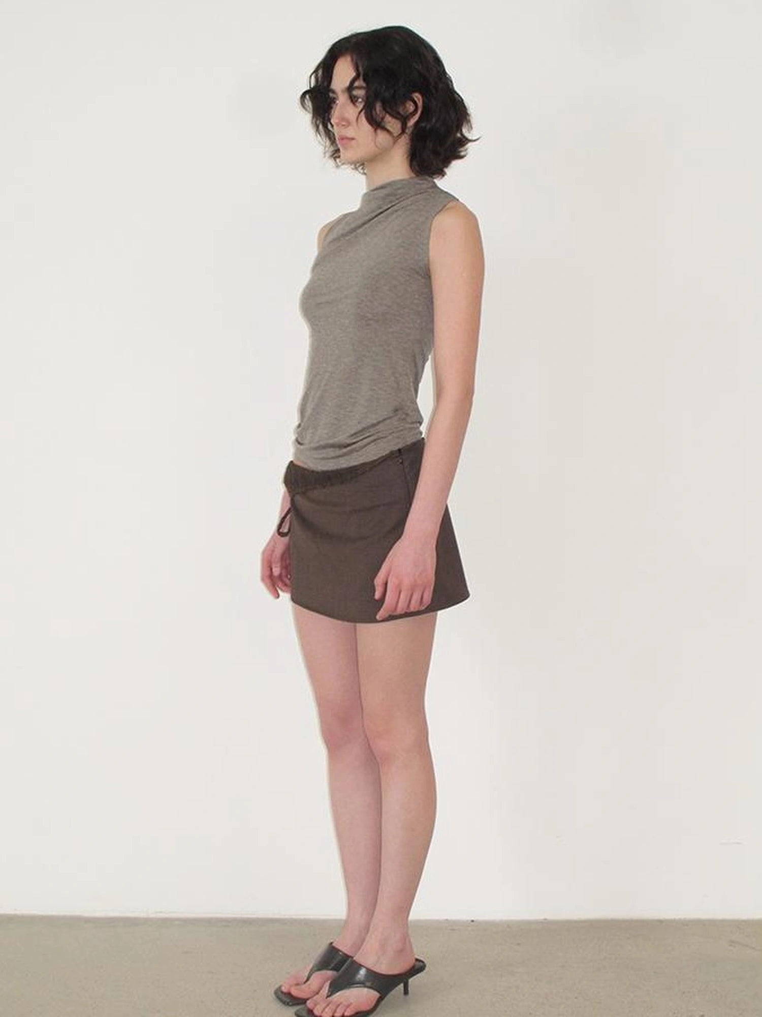 Mito de dar Low Saturation Gravel Brown Mixed Yarn Waistband Short Suit Skorts