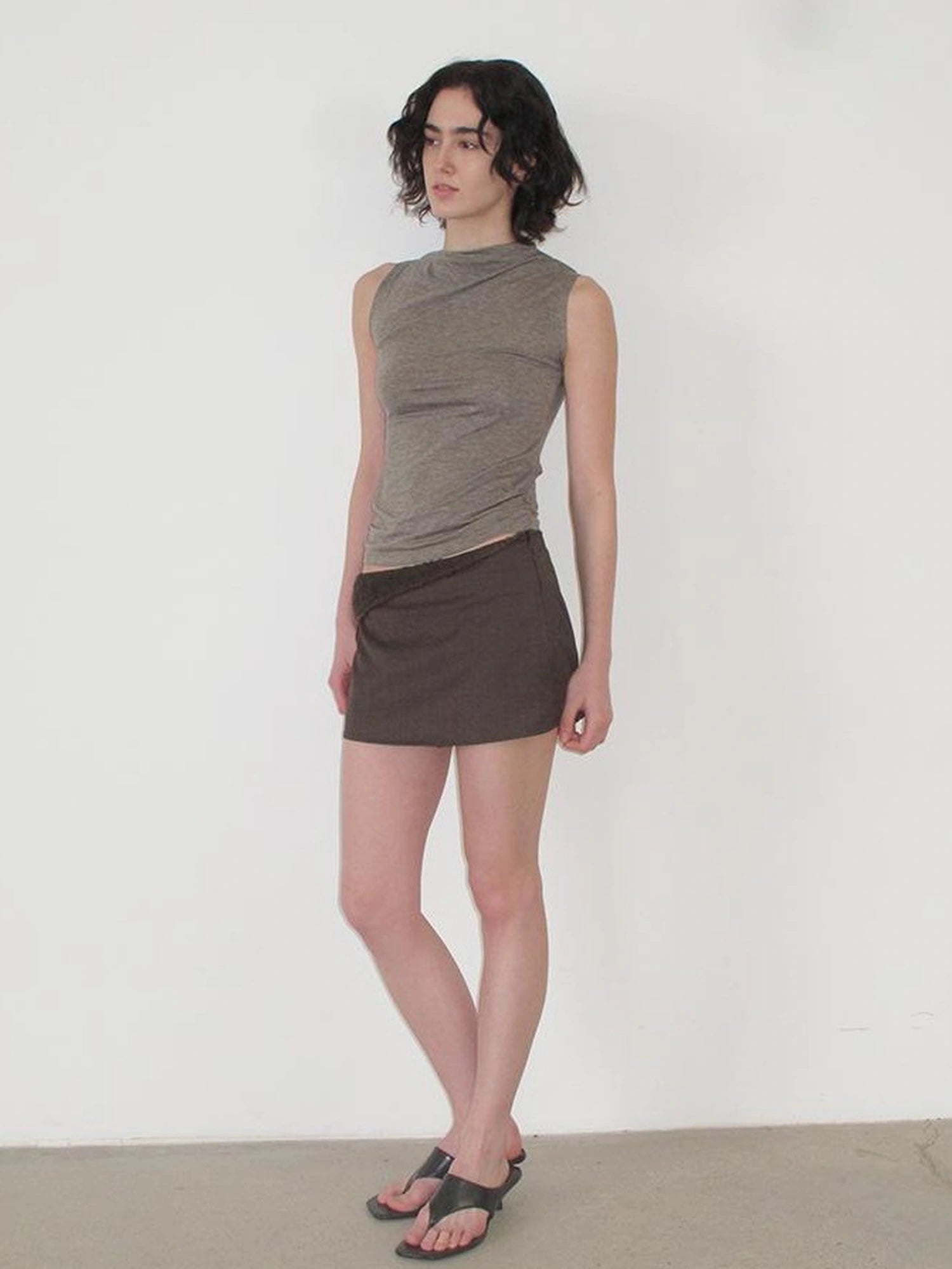 Mito de dar Low Saturation Gravel Brown Mixed Yarn Waistband Short Suit Skorts