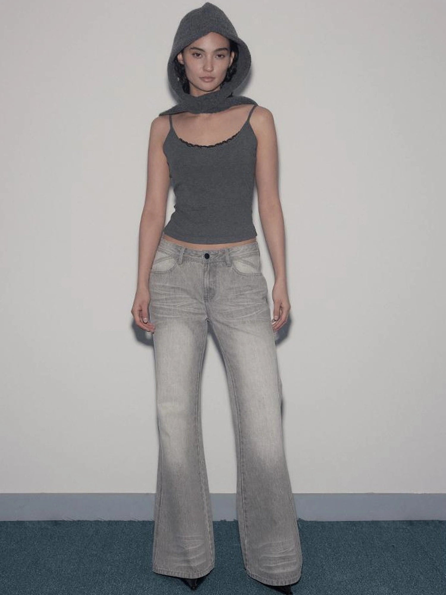 Mito de dar Low Saturation Mineral Wash Low Waist Micro Flare Jeans