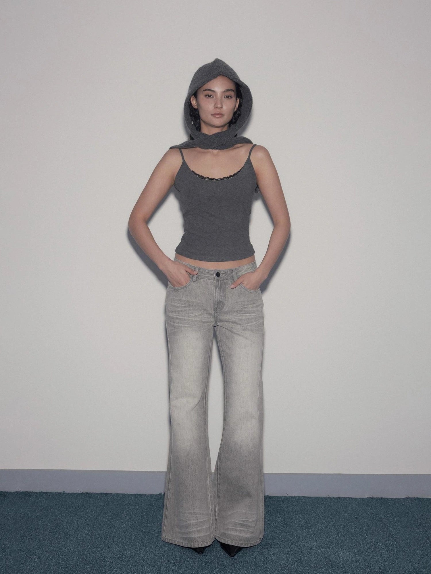 Mito de dar Low Saturation Mineral Wash Low Waist Micro Flare Jeans