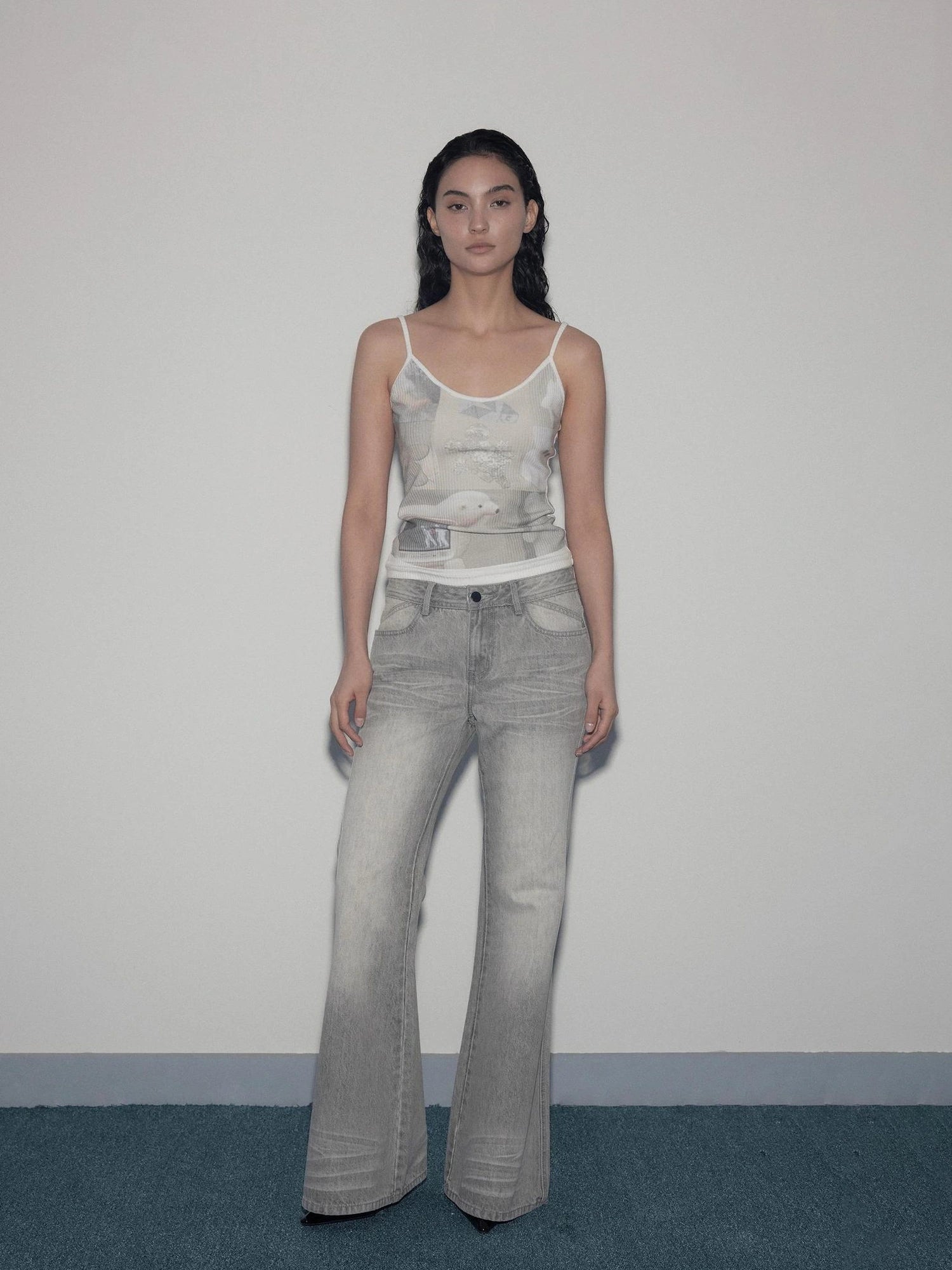 Mito de dar Low Saturation Mineral Wash Low Waist Micro Flare Jeans
